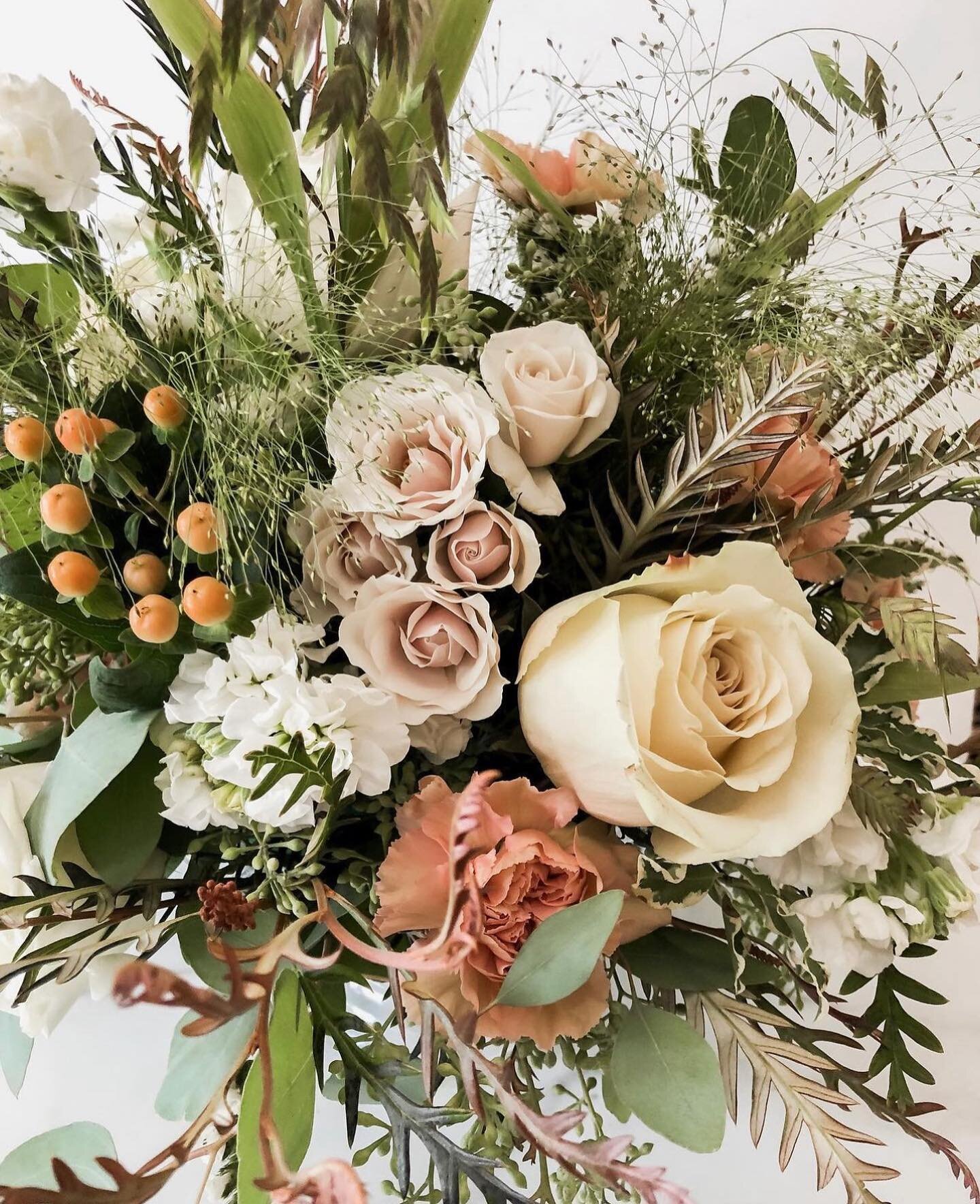 It&rsquo;s almost Mothers Day! Are you prepped with your candies &amp; flowers?

If not, we always recommend @petitepetalco in Campbell! Their arrangements always feel like they come from the heart - from roses, to tulips, to sunflowers and more, giv