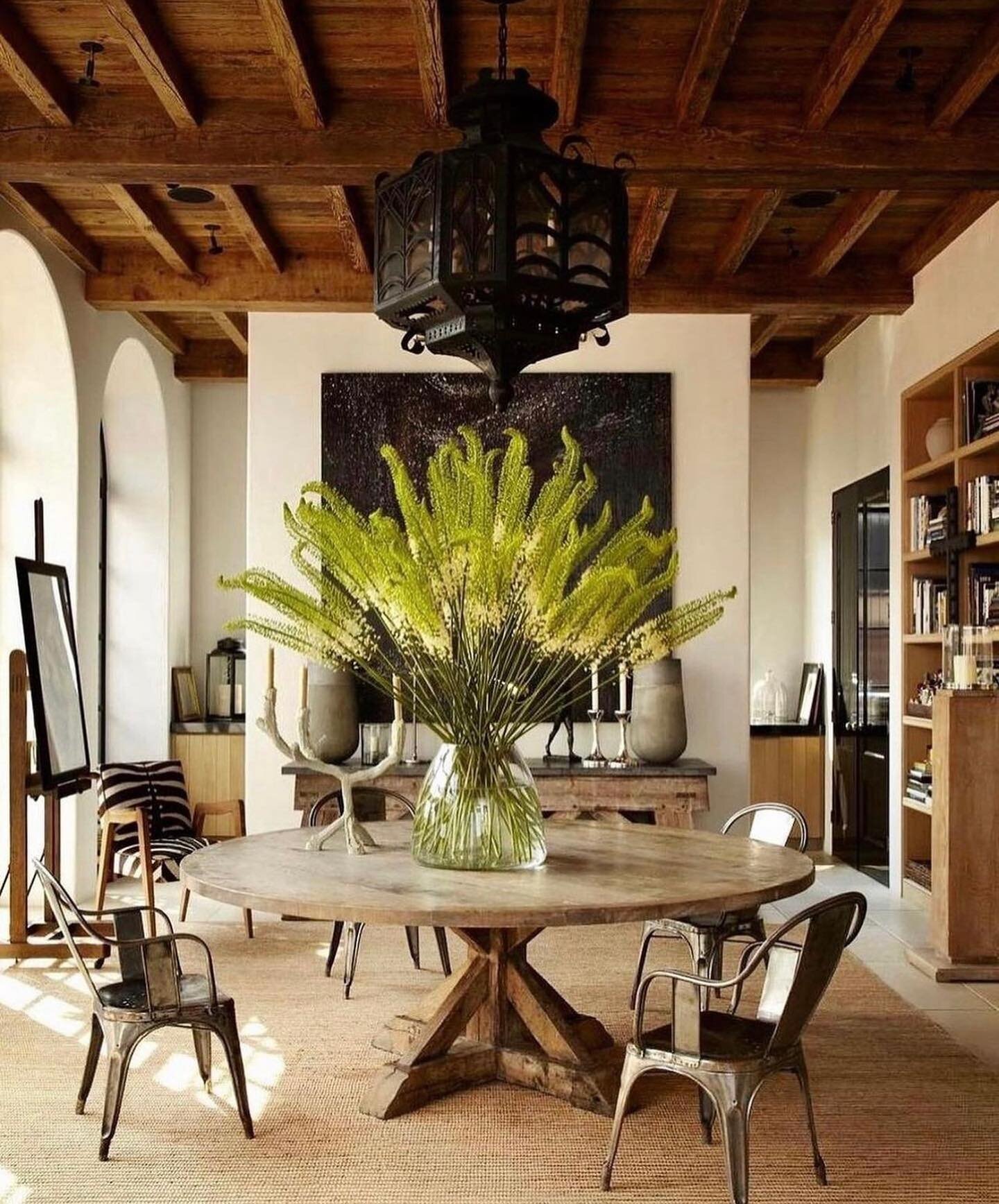 Monday Design Inspo 🧡

Now that vase is quite the statement piece. Wow! 

This East Village space designed by Alfredo Paredes Studio with architect Michael Neumann is a definite eye catch.

We love the way the wood ceiling &amp; exposed beams being 