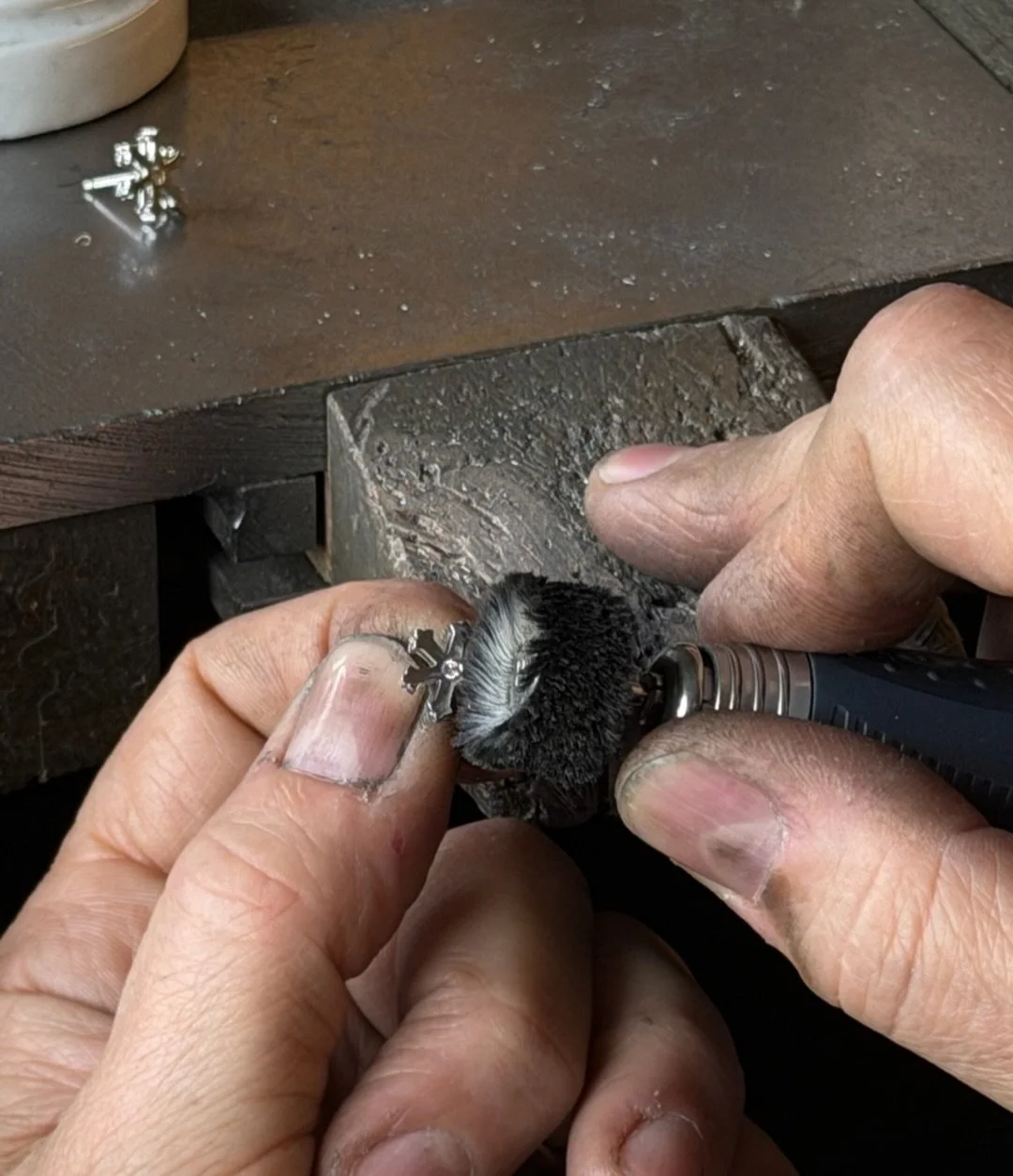 From our atelier to wherever winter takes you.

Celebrate 30 years of Snowflake No1 with us and our special mini edition.❄️