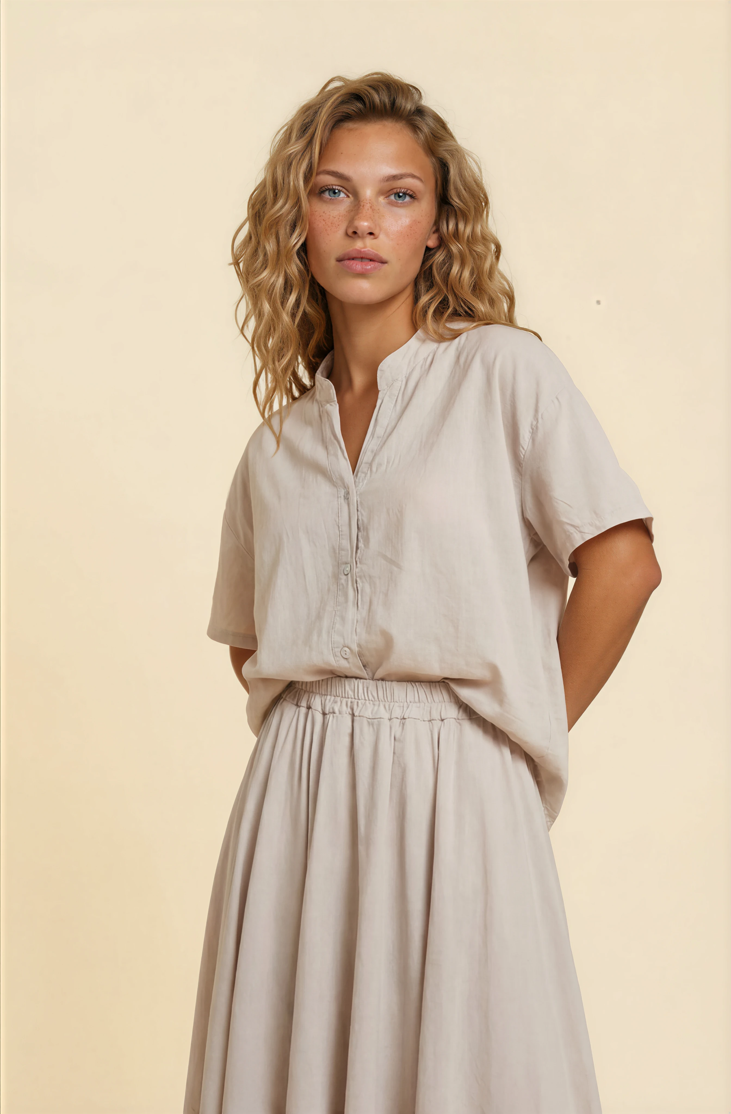 066-006F_107_02-066-005F_107_01-100301020112000_1_1771286400000-Melody-Cream Backdrop-2.png