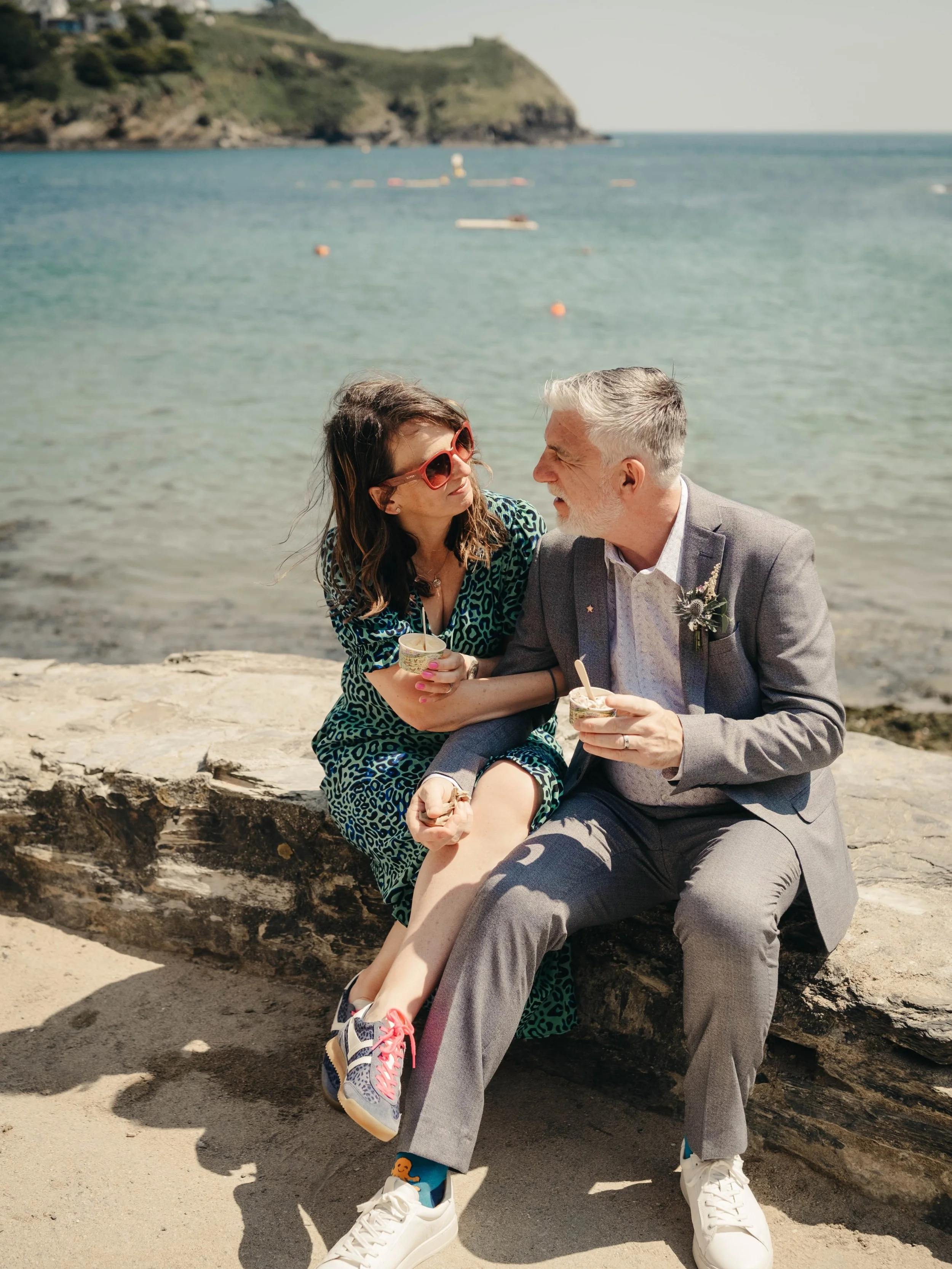 Fowey Intimate Wedding
The bride wore @scampanddude 🖤
Family at the ceremony 
Ice cream at the beach .
A visit to your mum 
Dinner with friends later.
You can really do the wedding your way.
Just be happy &amp; have the day you want.
Love an intimat