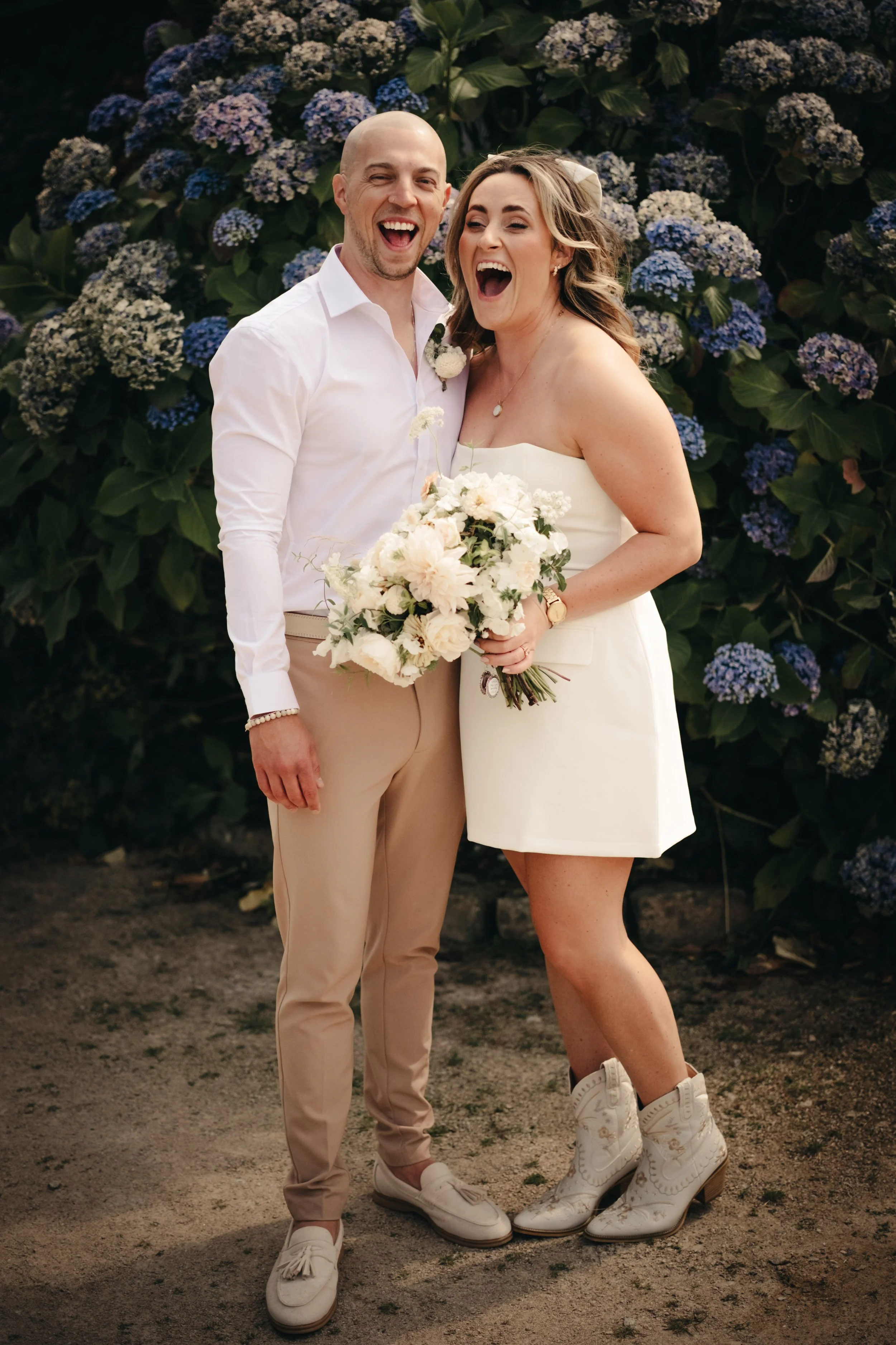 Cornwall wedding photographer, relaxed vibes at The Cornish Place