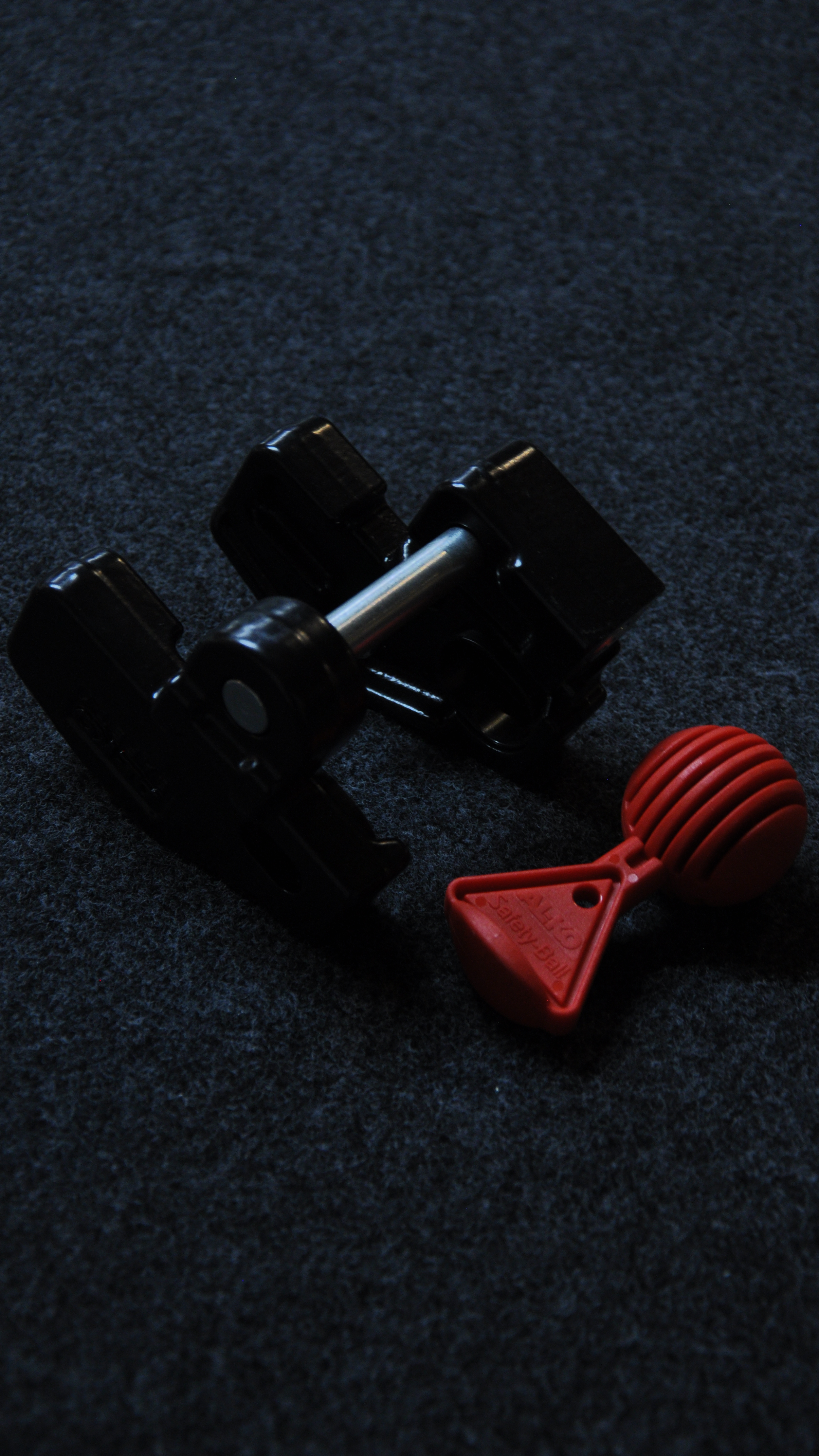 Potrait-Al-Ko-Tow-Hitch-34ths-Flat-BG.png
