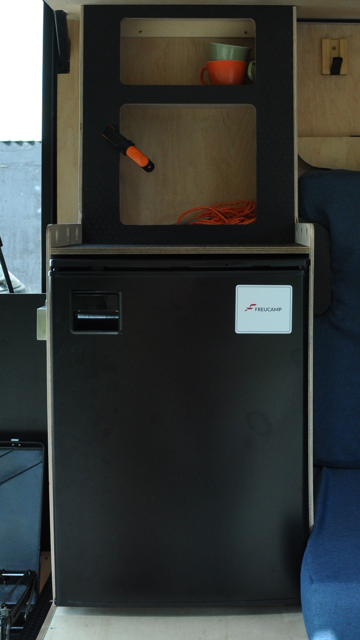 Portrait-Intergrated-Fridge-Shelving-Front.png