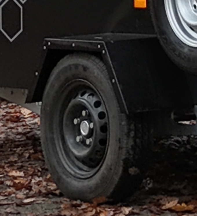 Black Wheels 2.png