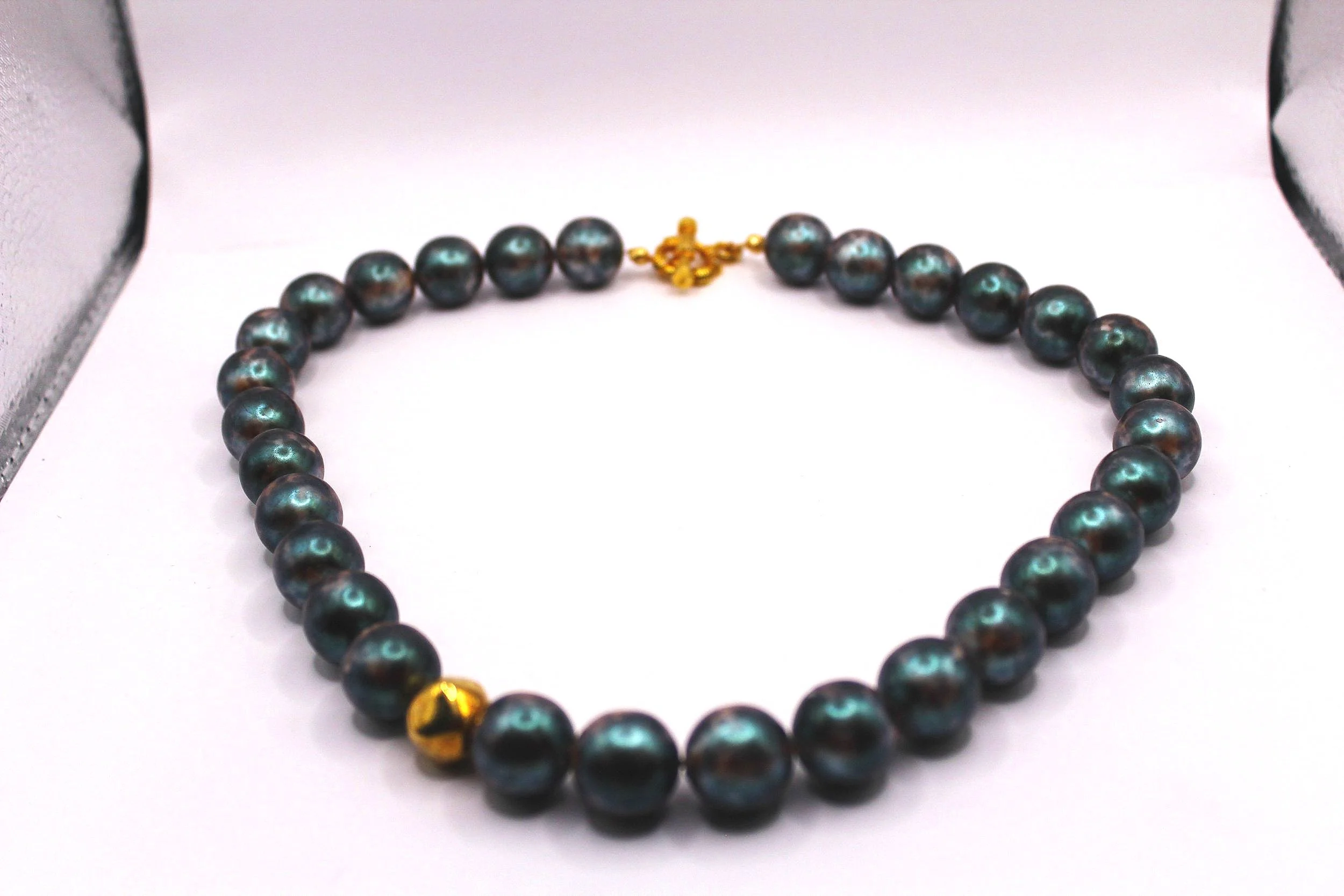 MOON NECKLACE