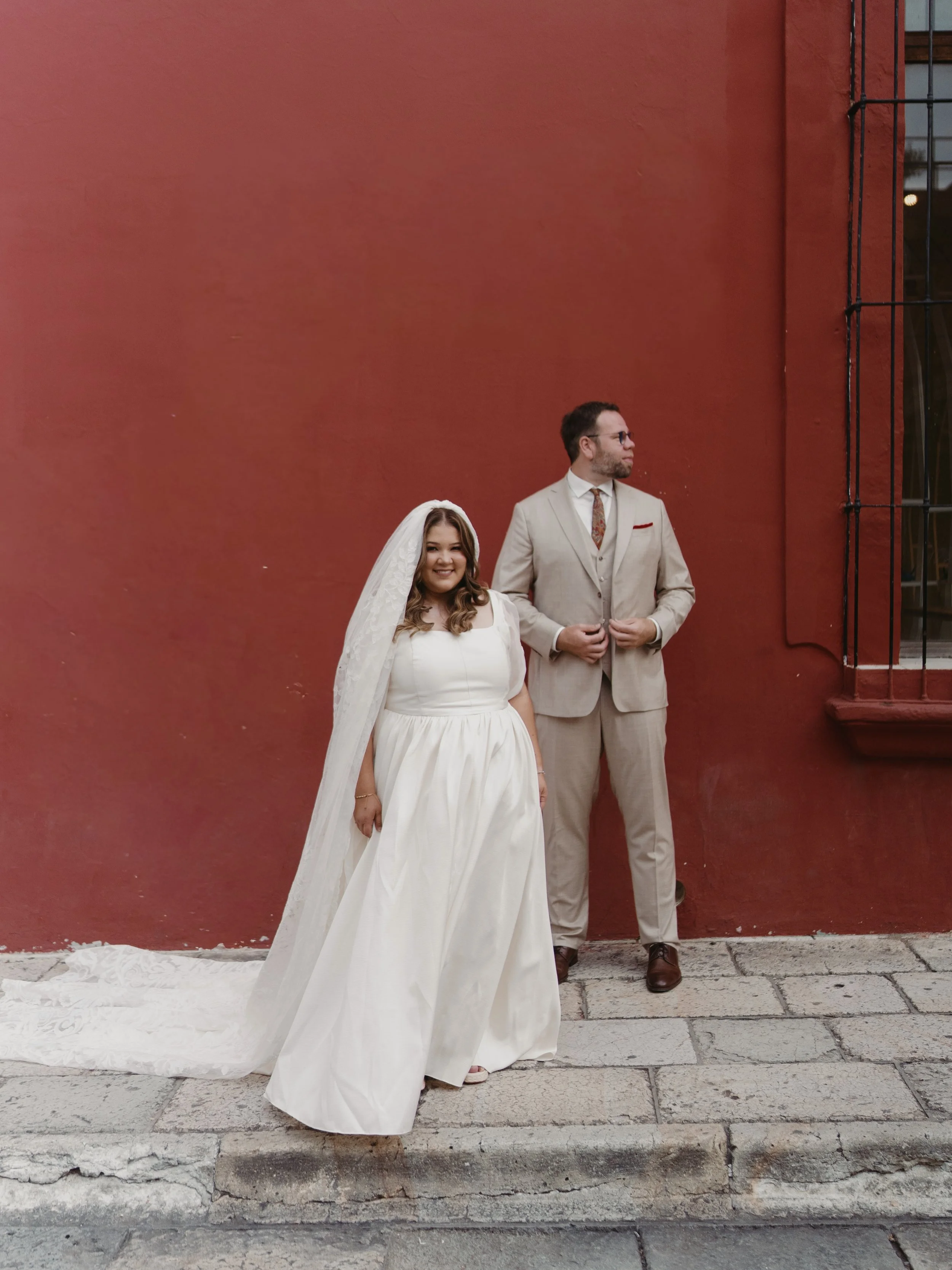 Marcela &amp; Kevin
 
@marceee.sa &amp; @kesc87 
 
👩🏻&zwj;💻 @oaxacadestinationweddings 
💇🏻&zwj;♀️ @manueljimenezstudio 
💄 @yayomaquillista 
🌸 @victorinoamadoroficial 
🎊 @monos_de_calenda_chepanes 
 
#oaxaca #wedding