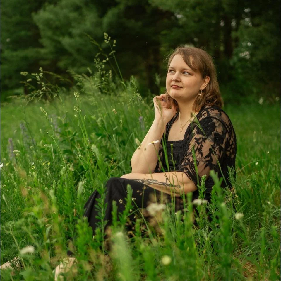 🐍 Mother Viper reclaims the serpent 🐍

Raised Southern Baptist in Missouri, @savannahcooperpoet was taught the snake was a symbol of sin. In her debut poetry collection, she transforms it into an emblem of power, freedom &amp; rebirth.

In our conv