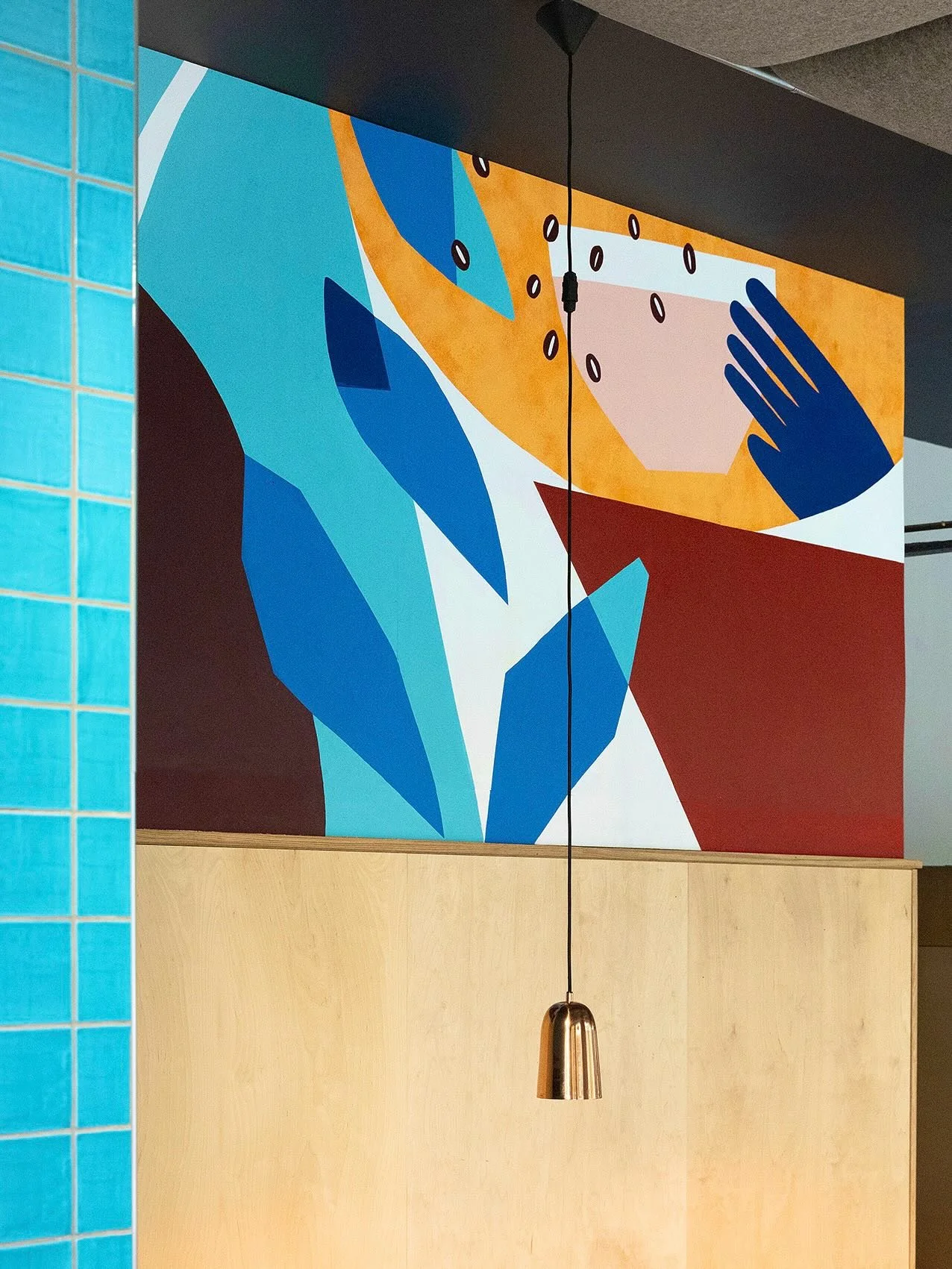 Coffee &amp; cake all day every day please! ☕️🥐

Fresh mural for Mokoko Coffee &amp; Bakery at Wapping Wharf, Bristol. 

📍 @mokokobakery 
📸&nbsp;@fayehedgesphoto
🖌️ @__ninahunter