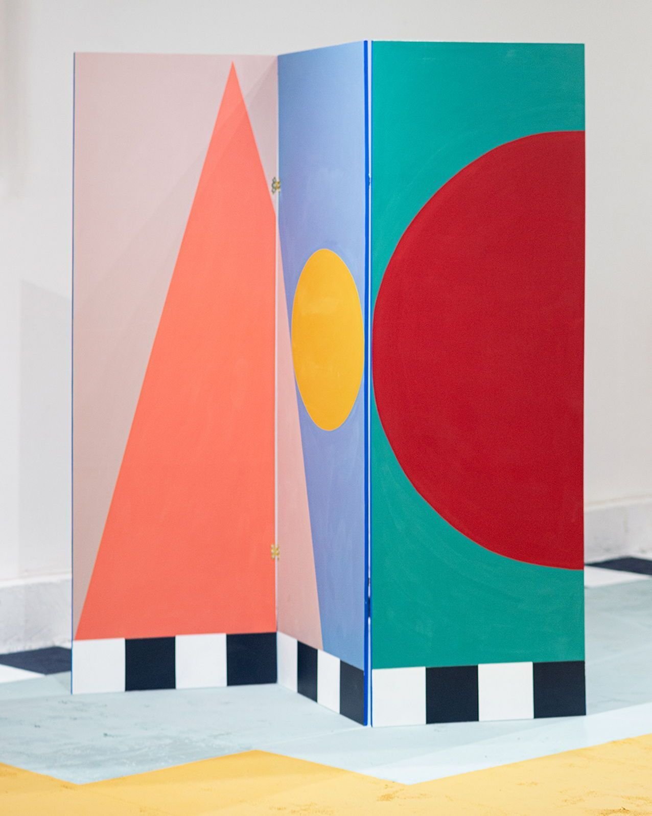 My adorable portable murals, standing proudly at Unit 2, St Leonards-on-Sea... But where will they wander to next? Stay tuned! 🔵🔺🔵🔸🔵