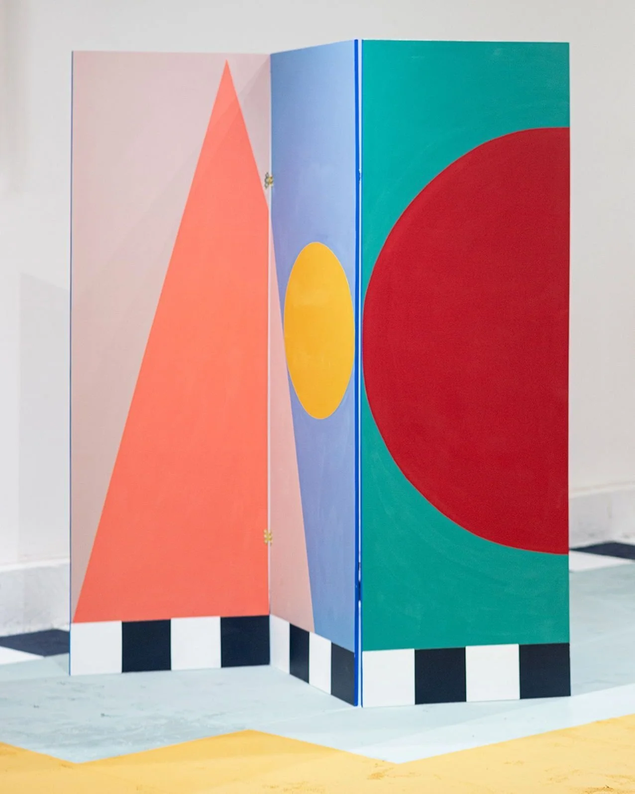 My adorable portable murals, standing proudly at Unit 2, St Leonards-on-Sea... But where will they wander to next? Stay tuned! 🔵🔺🔵🔸🔵
