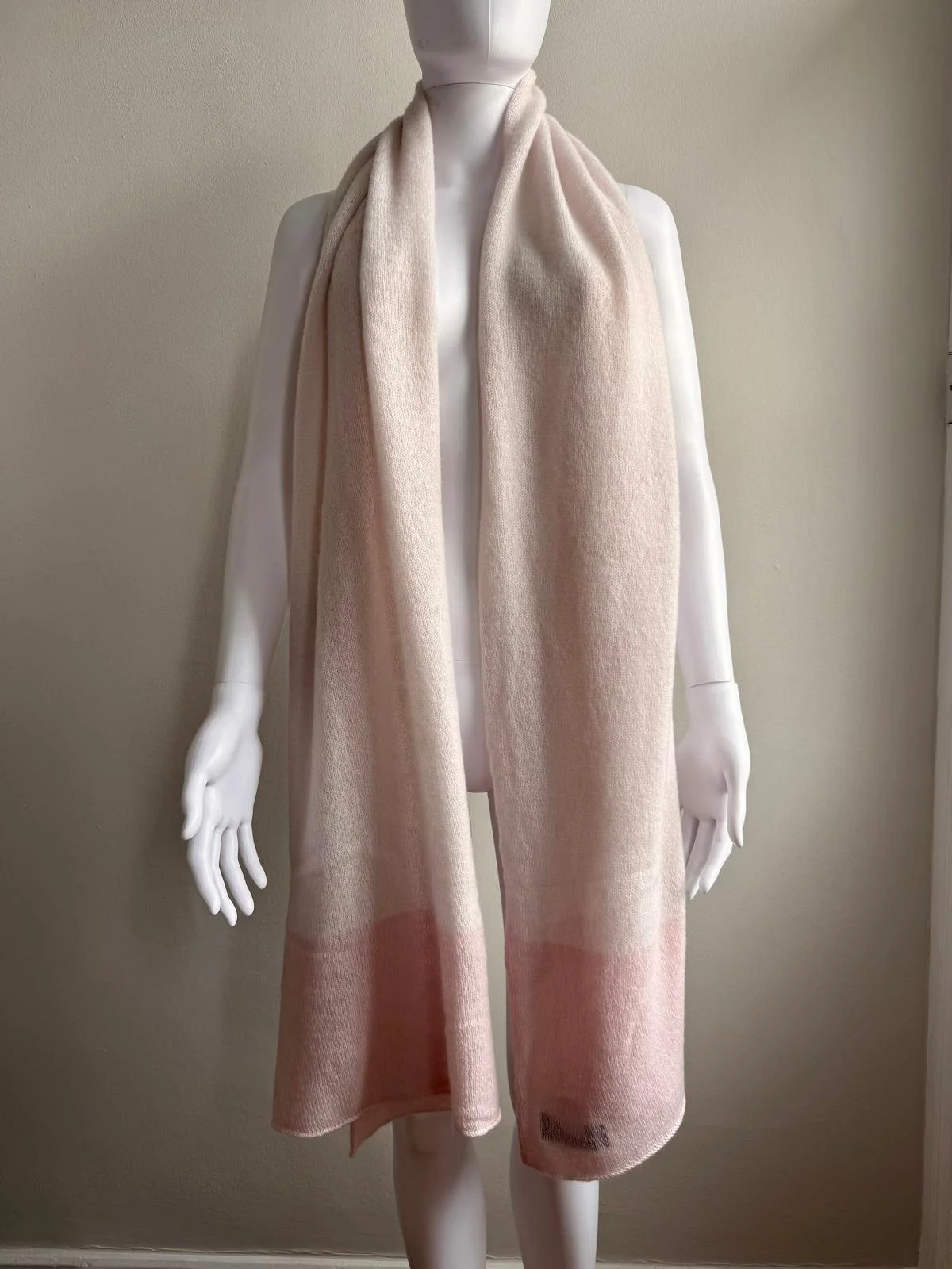 Sadhbh - Travel Wrap in Soft Pink & Blossom Pink