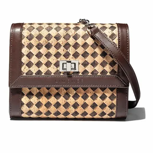 purse-made-of-cork-leather_web.webp