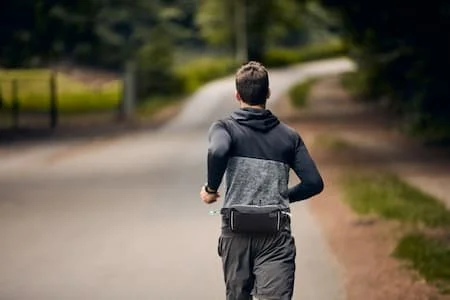 jogger-running-water-bottle_web.jpg