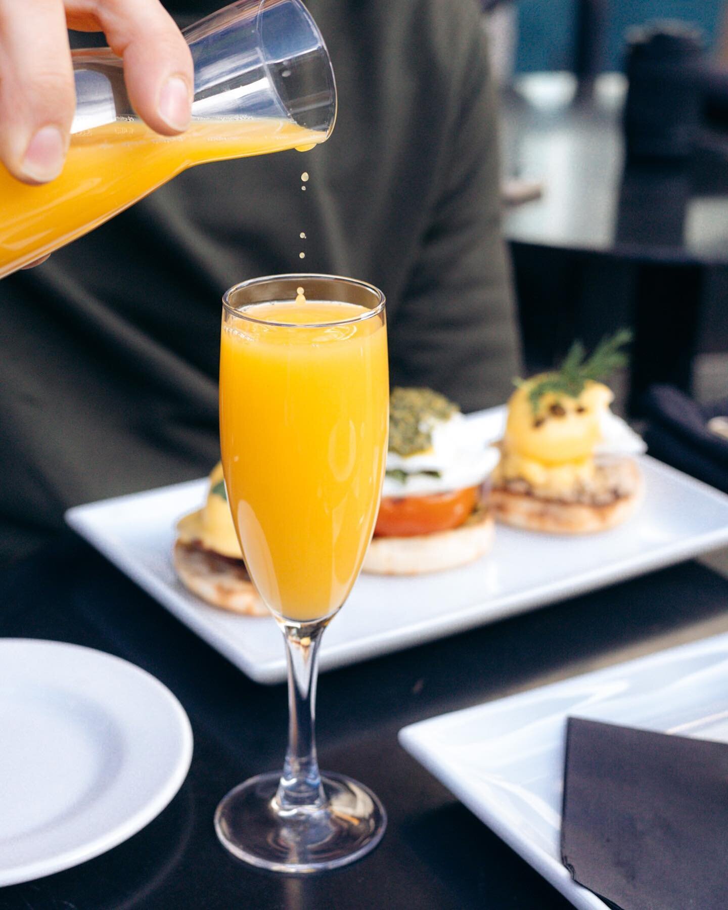 Happy Mothers Day Weekend Whistler! 

Come treat your mom &amp; celebrate with a mimosa or two! 🥂🍊