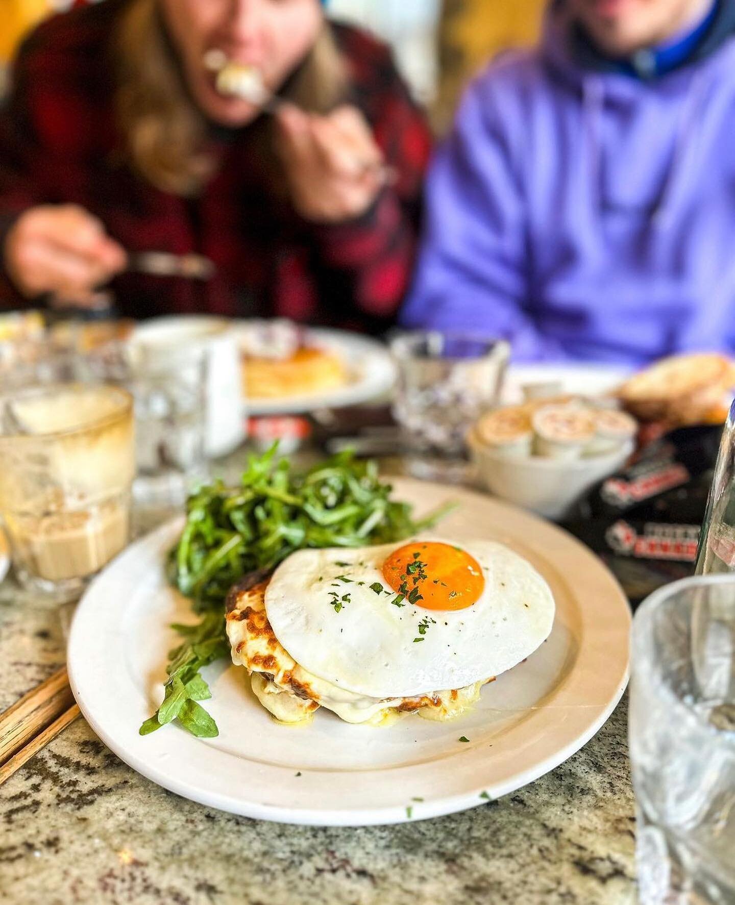 Feeling a little egg-stravagent? Give our Croque Madame try. 😉🍳

📸: @ellielwilliams_
