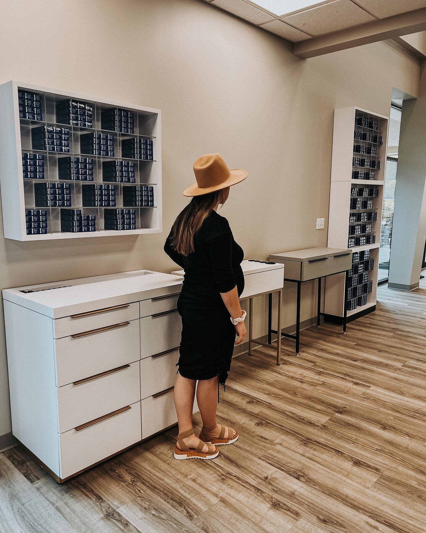 Salon Equipment Appointment 🤩
⠀⠀⠀⠀⠀⠀⠀⠀⠀
This was a fun day for Berni and Jacque! They spent the day @minervabeauty selecting out all new chairs, customizing stations, and finding the perfect shampoo bowls! 🤩 
⠀⠀⠀⠀⠀⠀⠀⠀⠀
We will be a 15 chair salon, 