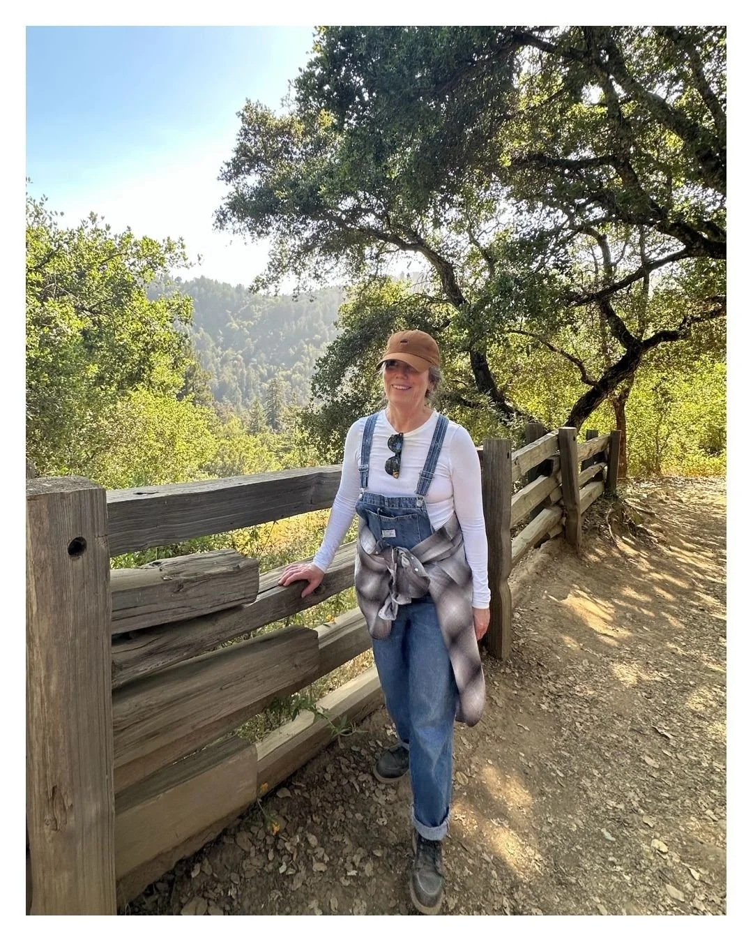 Au revoir, 2025 ✌️ A number 9 year of completions and wrapping up lessons learned. Grateful that it closes with me in front of a cozy fireplace overlooking the bay, celebrating an early bed time and a fresh start for tomorrow. Ready for 2026&mdash;I 