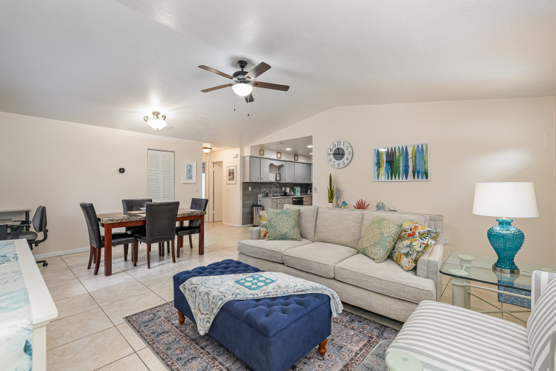 Click on the picture above to access the direct booking site!