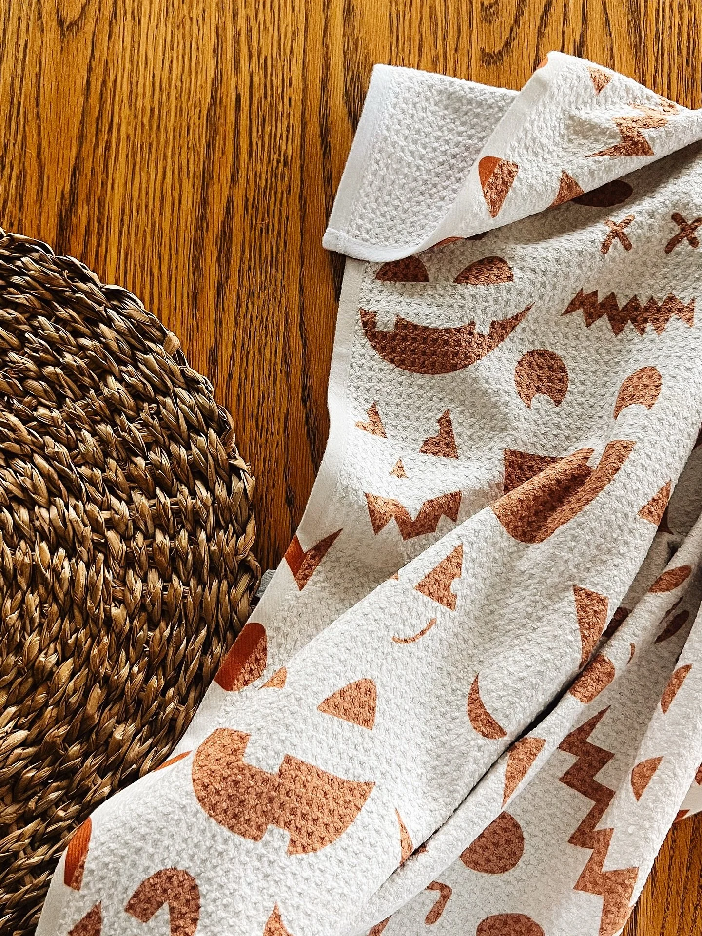 Fall is the best and I don&rsquo;t think I can be convinced otherwise 

~ my fave tea towel designed for @geometry.house 
~the prettiest cappuccino. Coffee shops with good outside seating are a battery pack for my soul. 
~ after living in apartments 