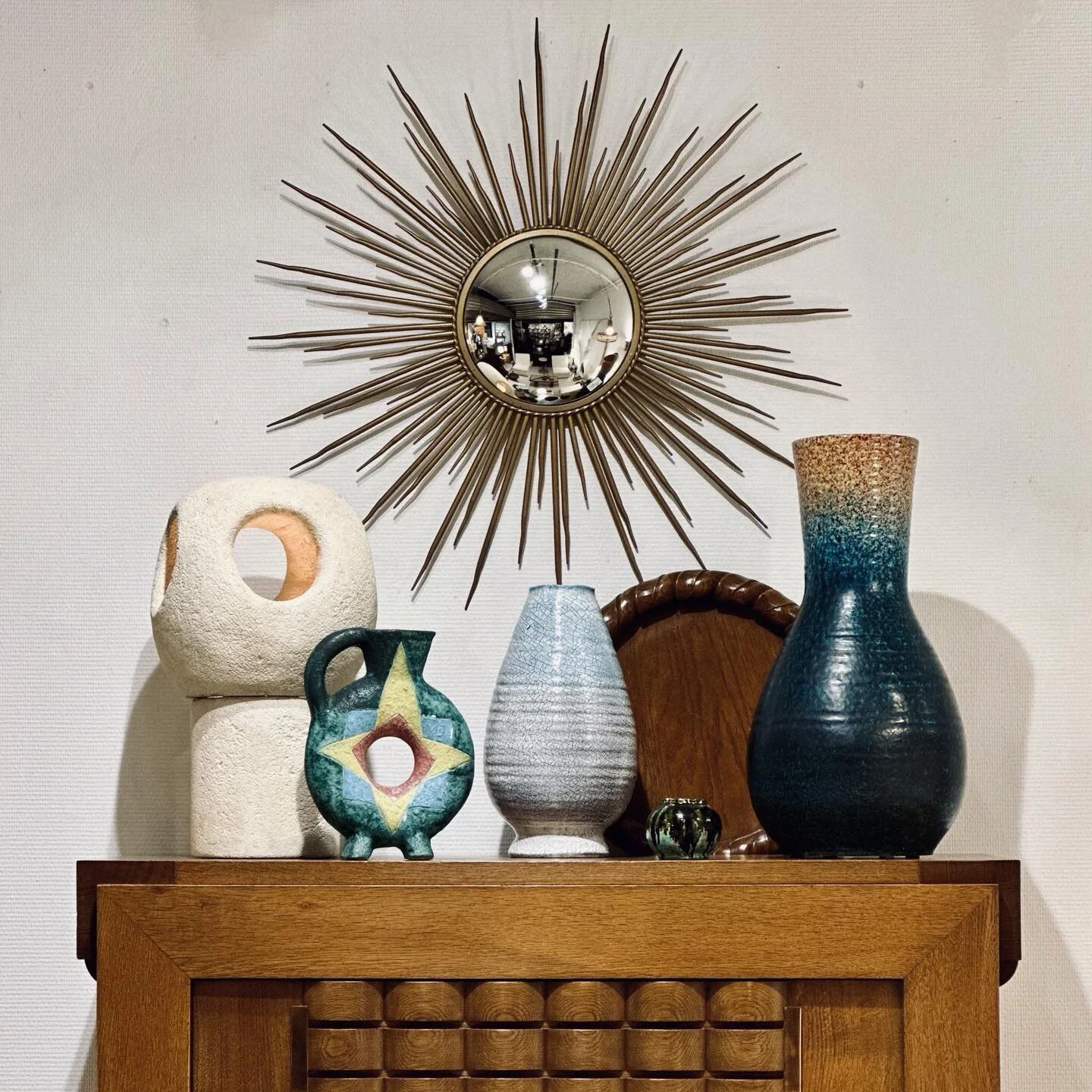 flea finds&hellip;#paris #interiors #collections #antiques #interiordesign #decor #vintage 
  #france #decor #travel #pottery