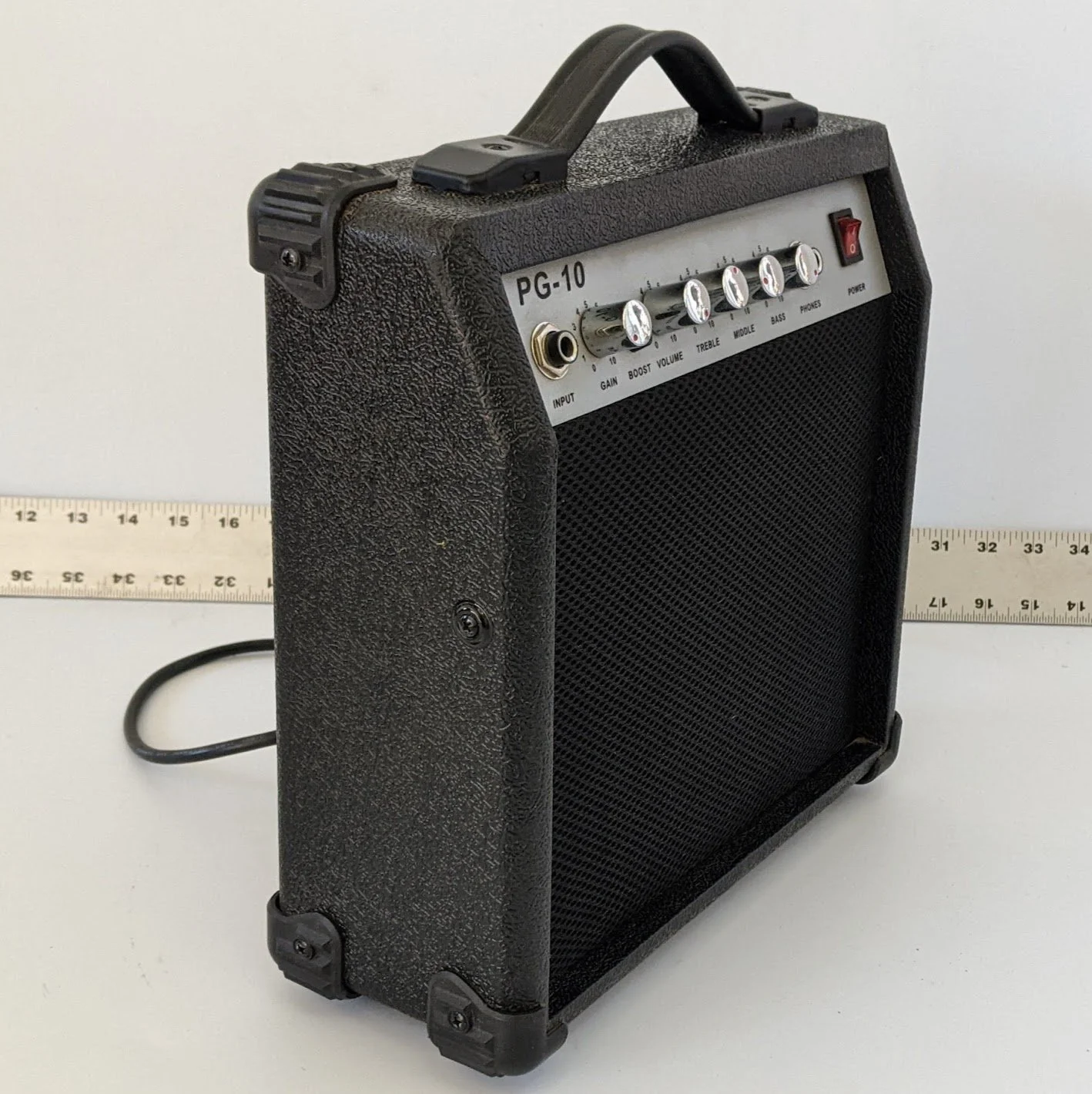 PG-10 Portable Guitar Amplifier — Thrifty Frogg's Shoppe
