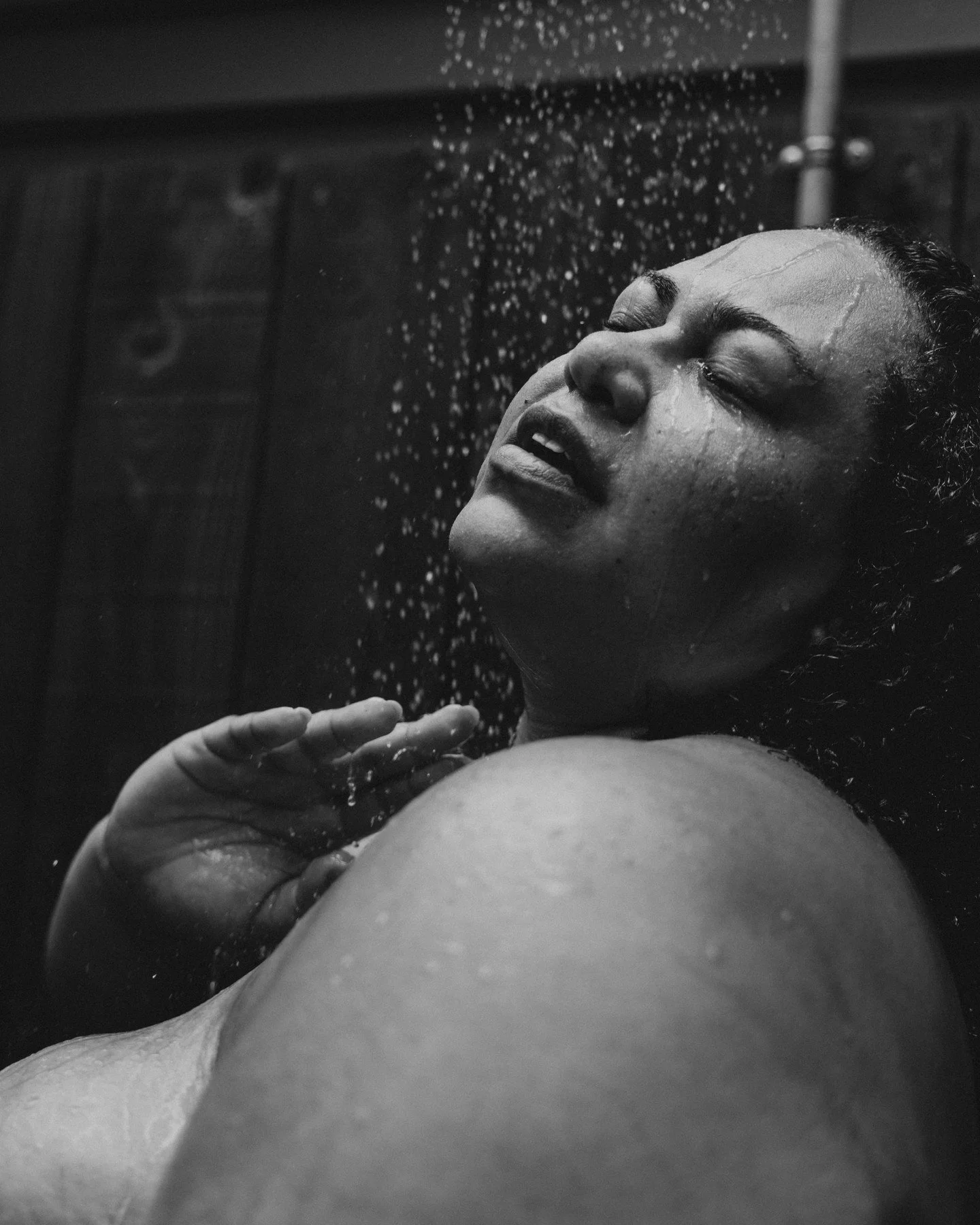 𝗨𝗻𝗽𝗼𝗽𝘂𝗹𝗮𝗿 𝗼𝗽𝗶𝗻𝗶𝗼𝗻..... When you've been through the ringer with chronic illness / chronic pain, and your body has gone through all the changes that come with it, that is the PERFECT time to do a boudoir + empowerment session. Similar 