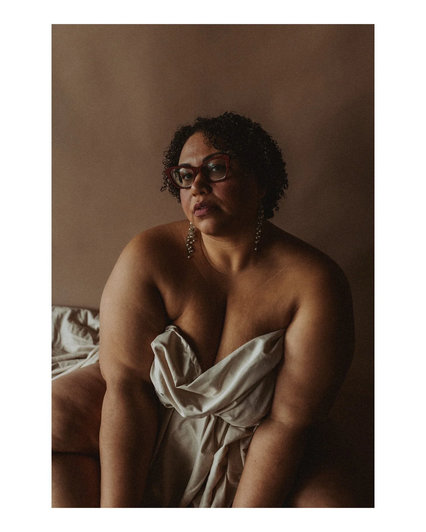 Sometimes a portrait isn't just a portrait, it's a raw, stripped down baring of the soul. It communicates something but also keeps you guessing. I love this portrait of @fierceblackfemme in part because it feels vulnerable and powerful at the same ti