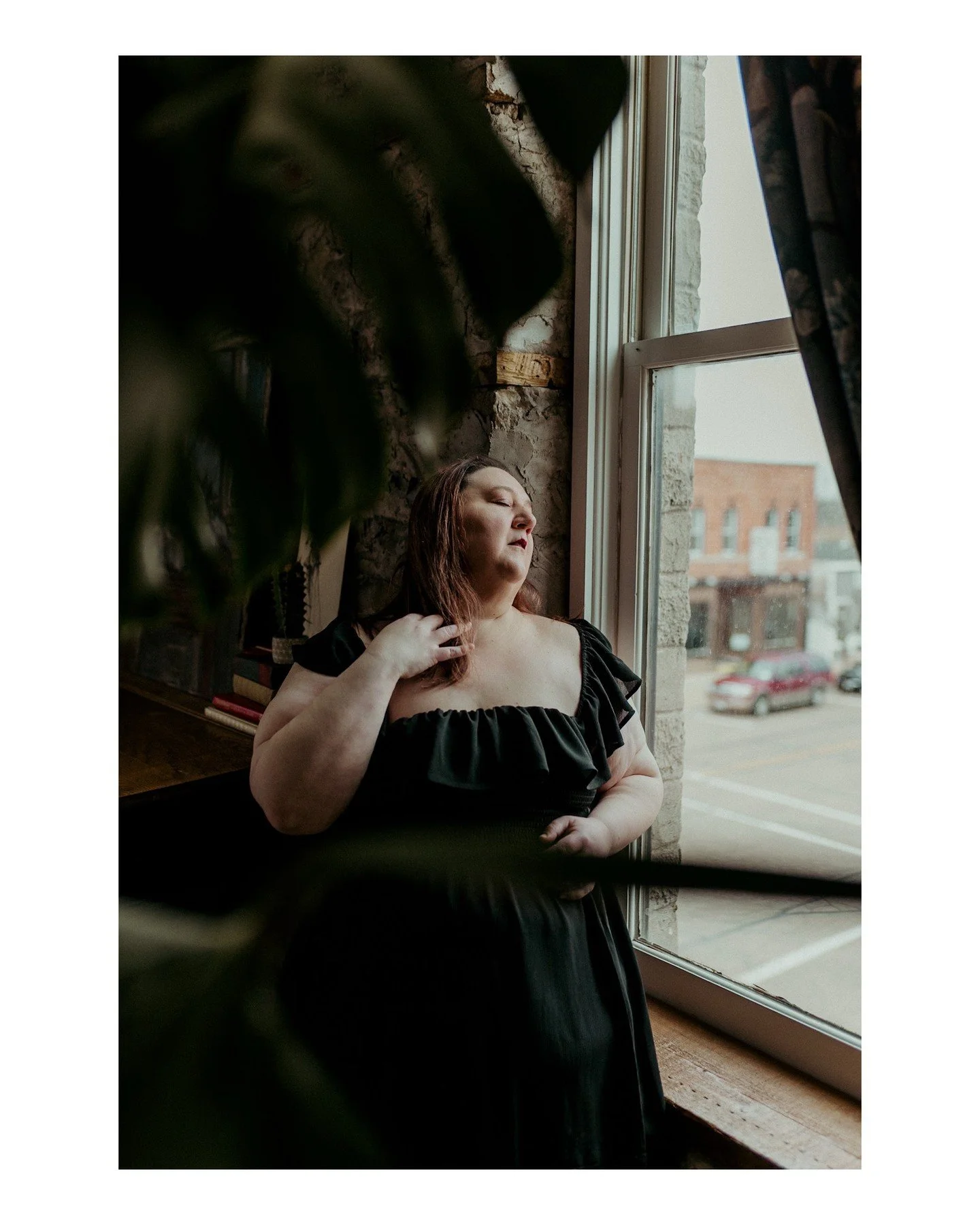 Want to hear some good news that might also feel uncomfortable? (Way to sell it, Sam 😂). If you are longing to have a better relationship with your body and yourself, if you've ever been upset that someone was treating you poorly, if you've ever, ev