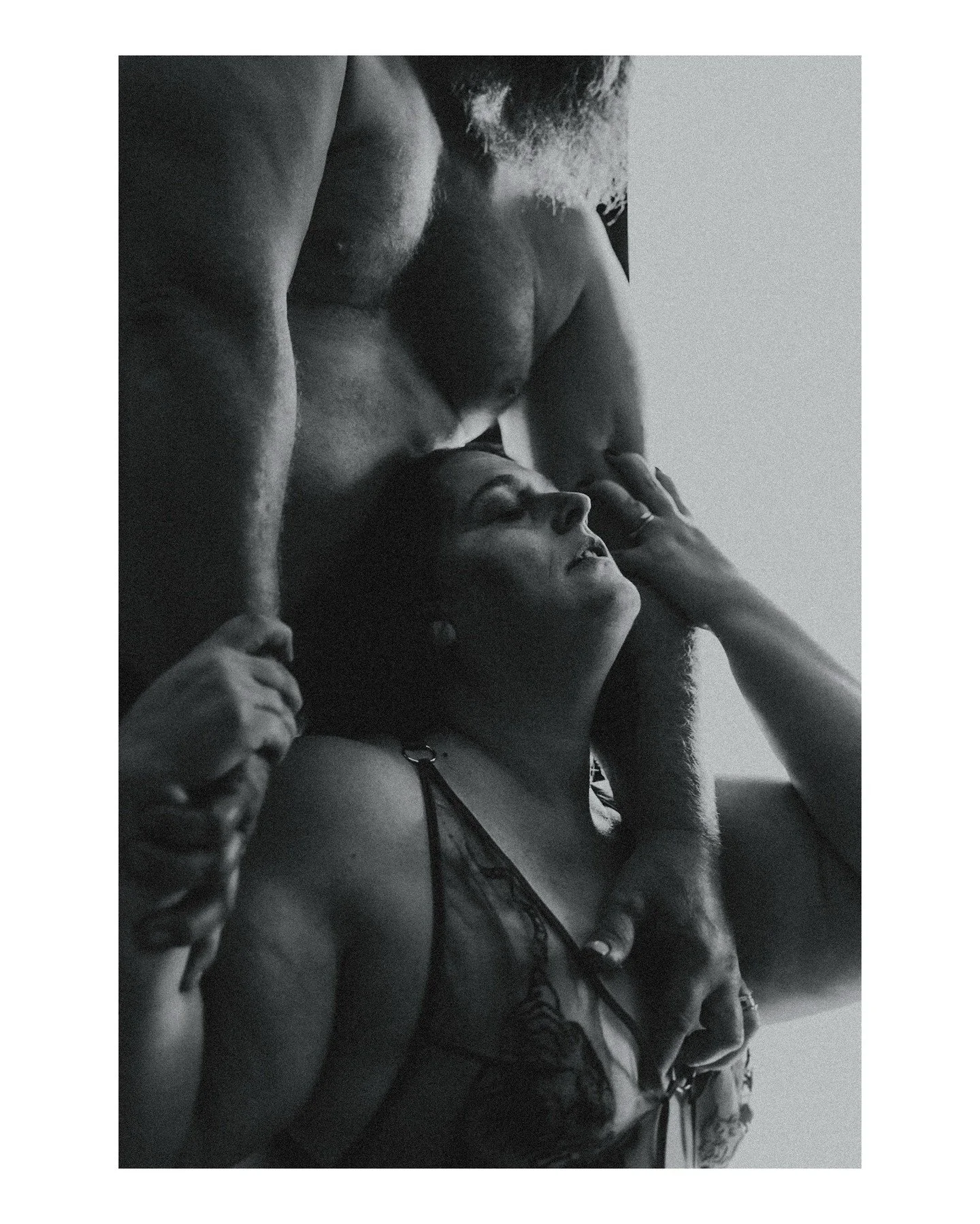 Cozy night in with a movie or super spicy couples boudoir session? Get you a partner who can do both, and you know who to call to help with the latter! 😘😈
.
.
.
.
.
.
[Image Description: A black &amp; white image of a white woman in a bodysuit knee