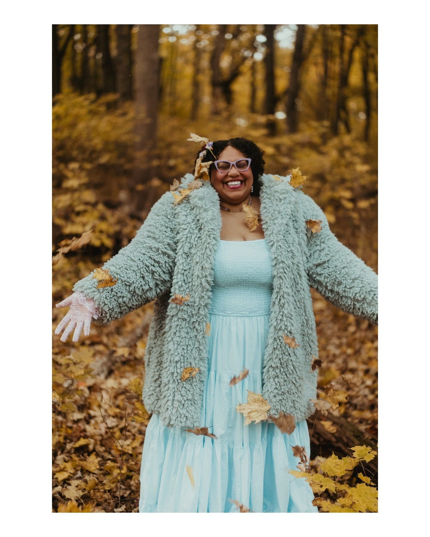 Myth: You HAVE to be naked or scantily clad for boudoir photos. 
Fact: Nope! You can be as clothed as you want to be! Think of boudoir as the ability to play adult dress-up. Of course you can go nude or be in lingerie, but you can *also* wear a dress