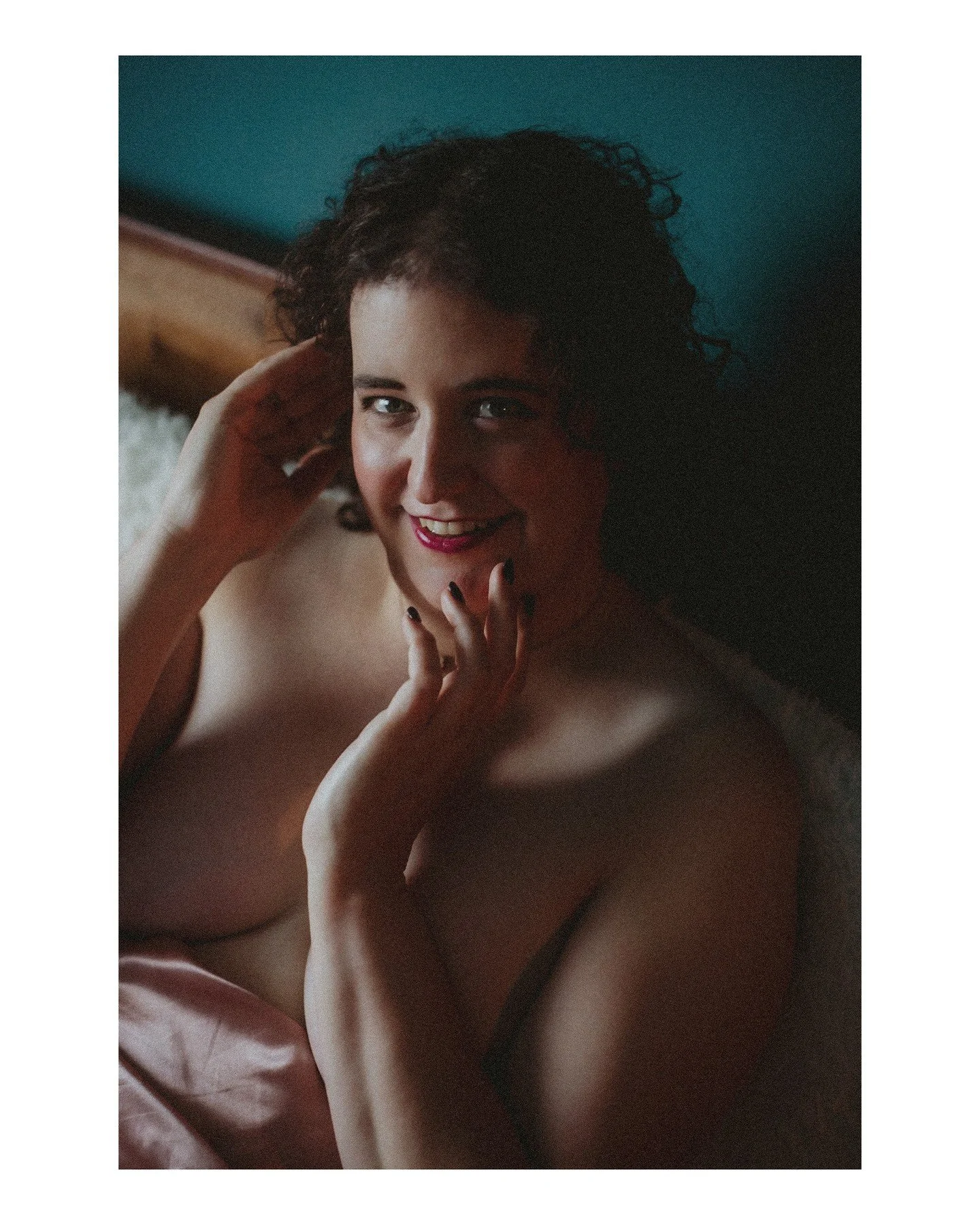 ✨ Your joy is magical ✨ And so are you 😘 Here are some small things that are giving me so much joy this week, in no particular order:
1️⃣ Looking forward to attending an upcoming creative portraiture workshop with @jonnycreative 🥳
2️⃣ Being pumped 