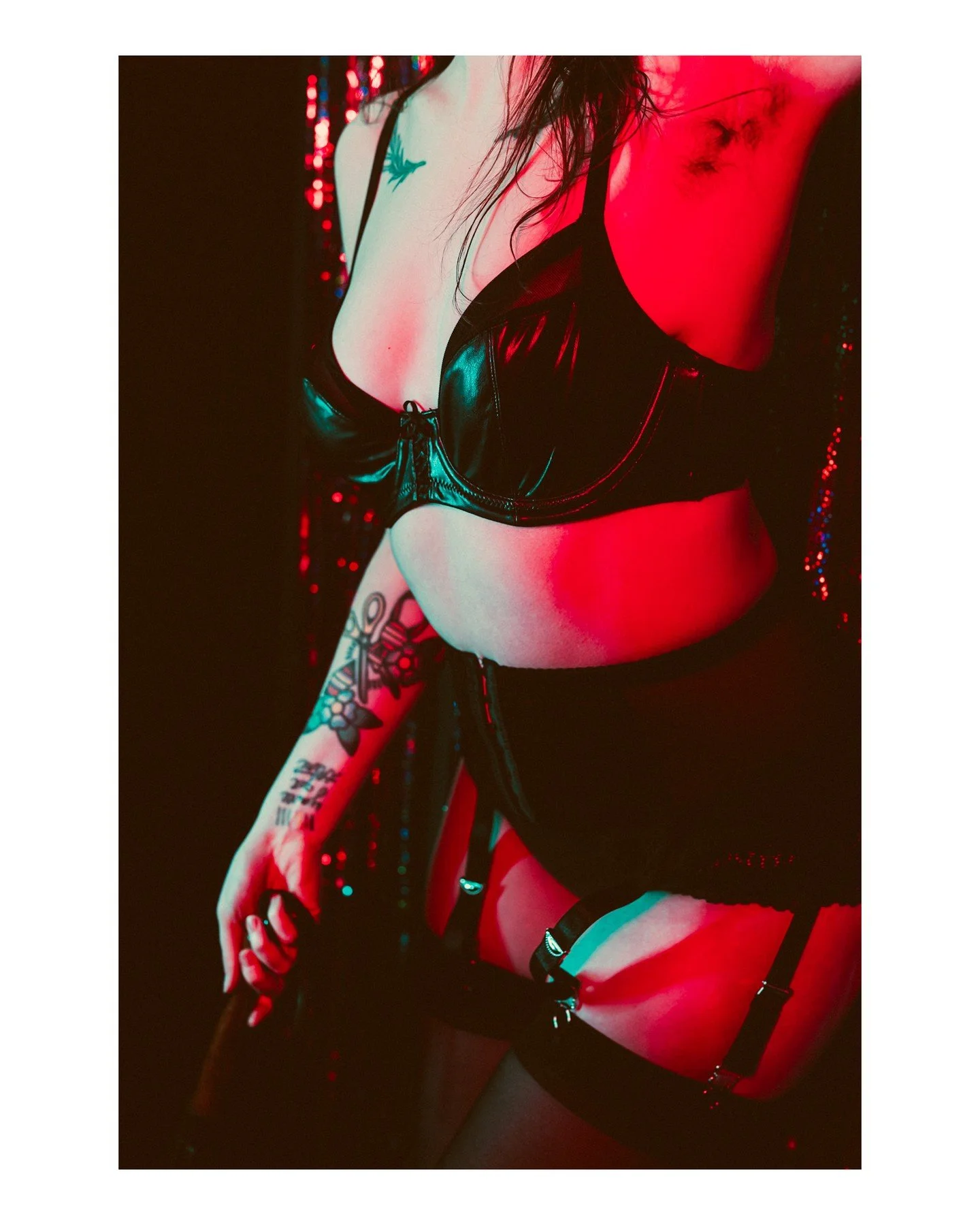 What I hear when you say "I really want to book a session but I'm too nervous": 
1️⃣ I don't think I'm worthy of being photographed without changing my body first. 
2️⃣ Doing something that's just for me feels really uncomfortable. 
3️⃣ I h