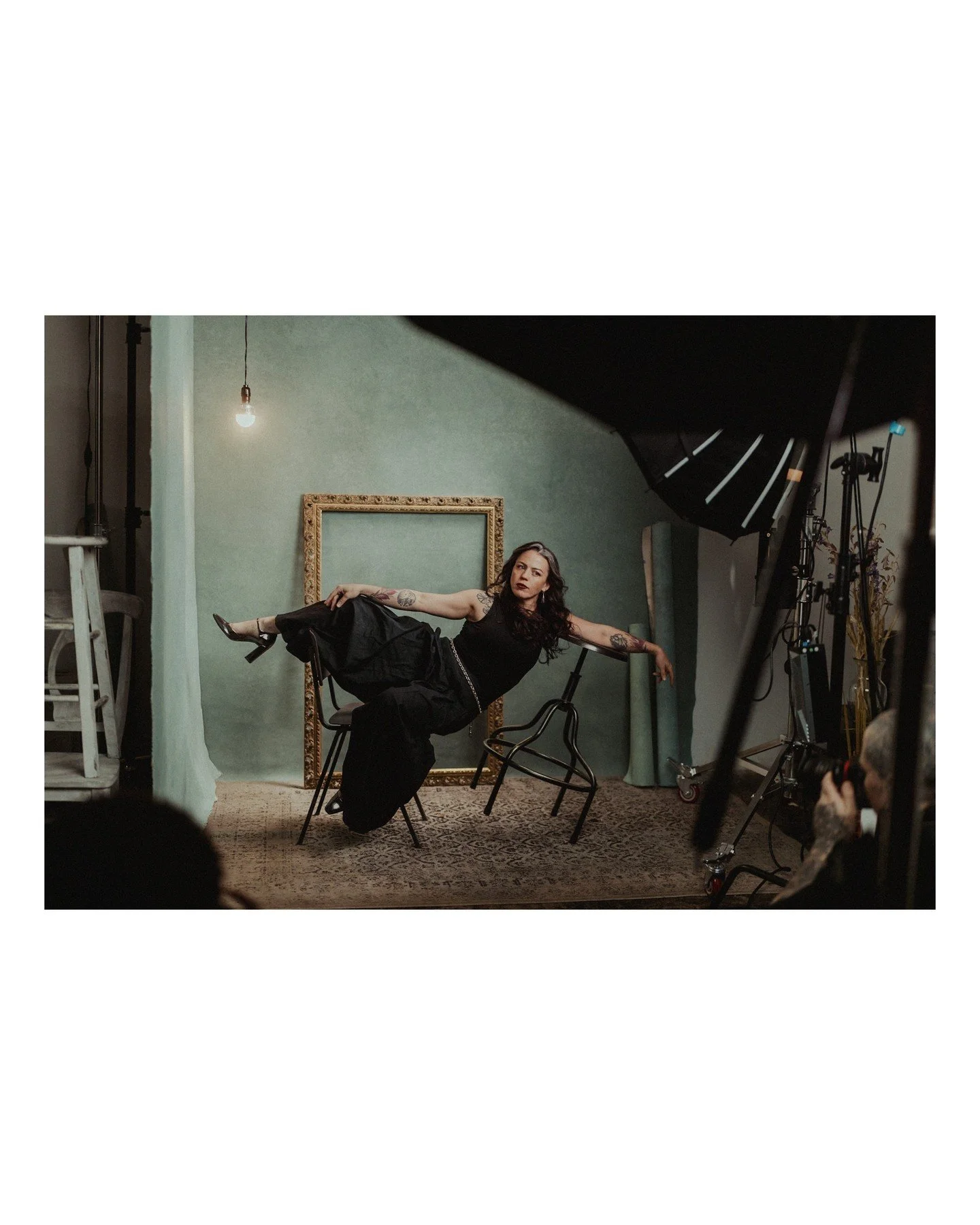 💖 How do you want to be represented in your photos? 💜 That sounds like a fairly straightforward question, but there's more to it than meets the eye. For example, if you are Asexual or Demisexual, traditional boudoir poses and outfits that focus on 