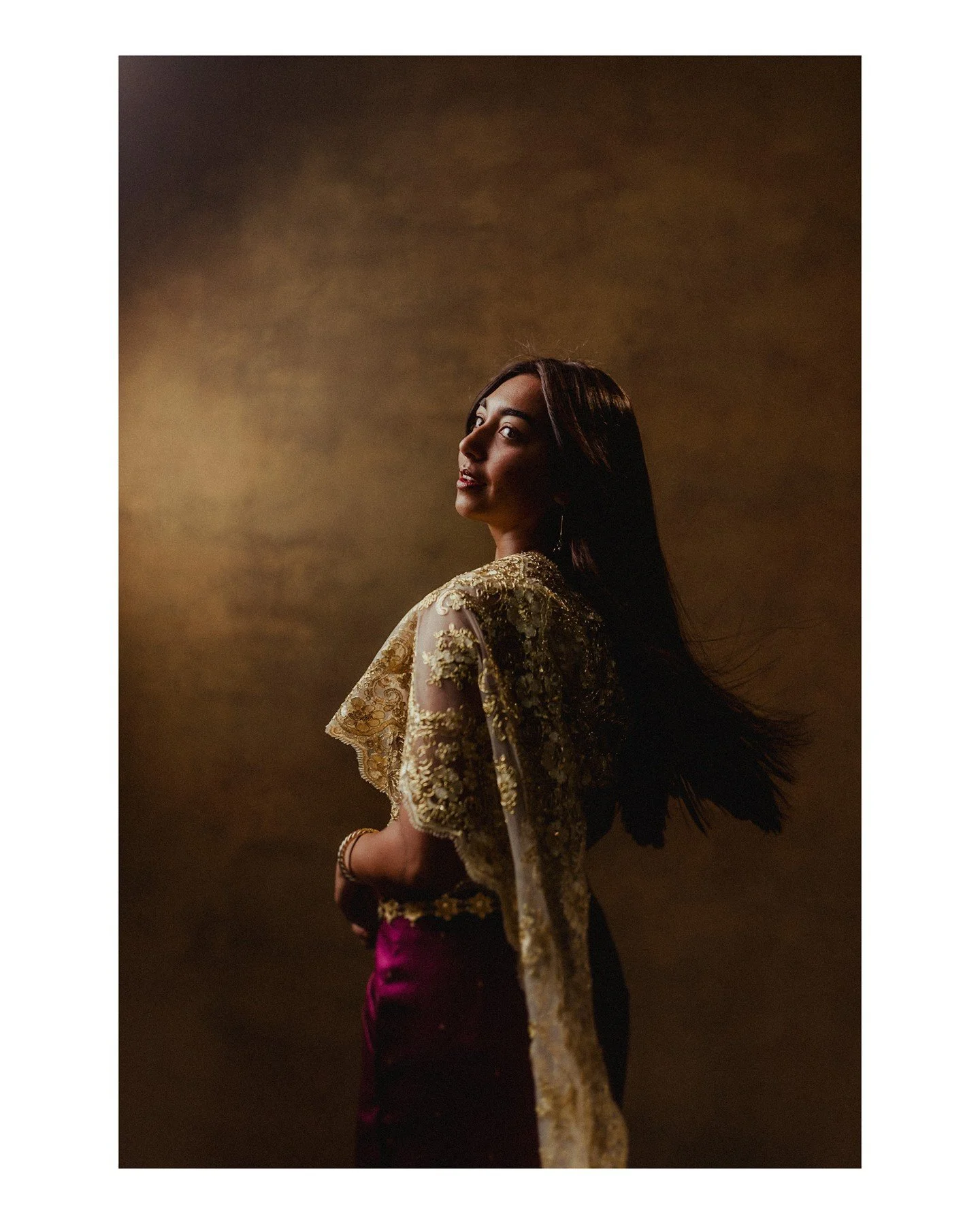 Most people think you have to be unclothed to have a boudoir + empowerment session, but as I'm hoping you've seen from lots of my work, that just isn't the case! You can absolutely be fully clothed AND confident, gorgeous, and empowered. Empowerment 
