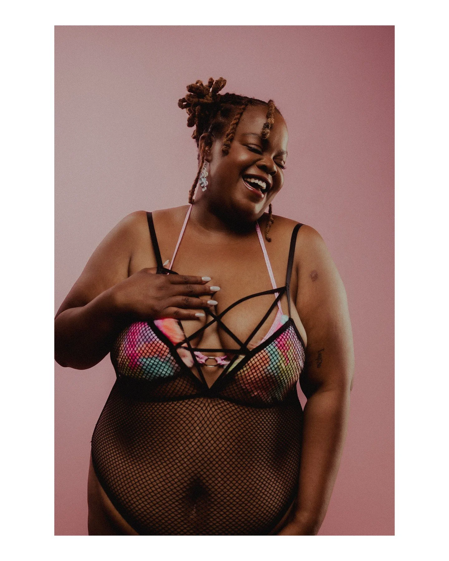 Want to know what phrase pisses me off the MOST? "I'll dO iT WhEn I LosE WEigHt." 😑🙄

Listen... I know, I KNOW, okay? I know you're not feeling comfy in your body right now, and you're convinced that magically, if you lose weight, you'll 