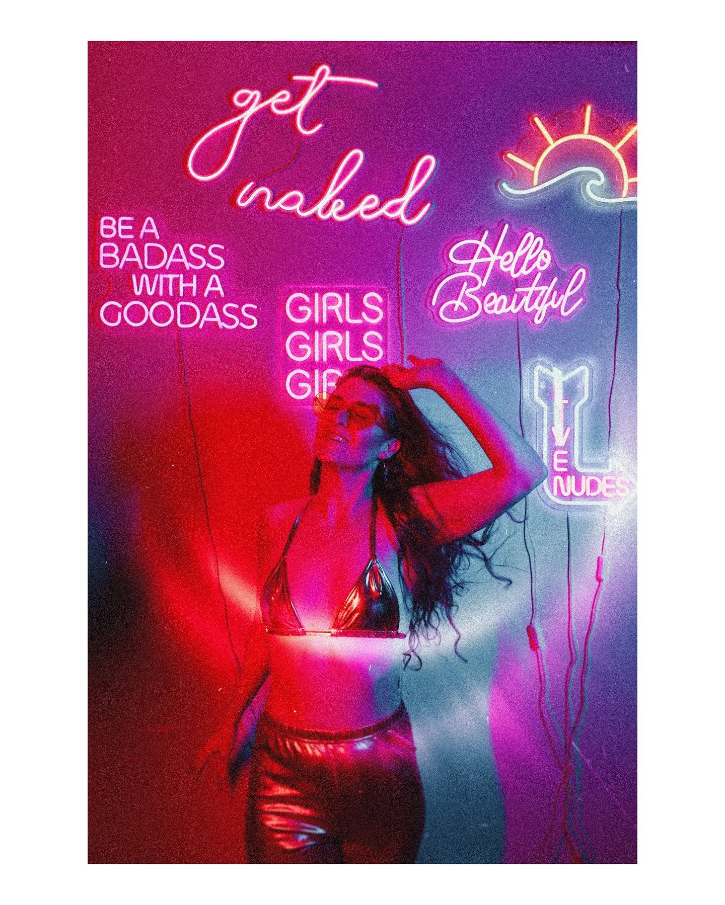 Love neon? Me too! Book a neon bonus set when you scheduled your session and let's get wild! (And don't forget that the Phoenix Collection includes a bonus set of your choice!) 
.
.
.
.
.
[Image Description: A white woman with long brown curly hair i
