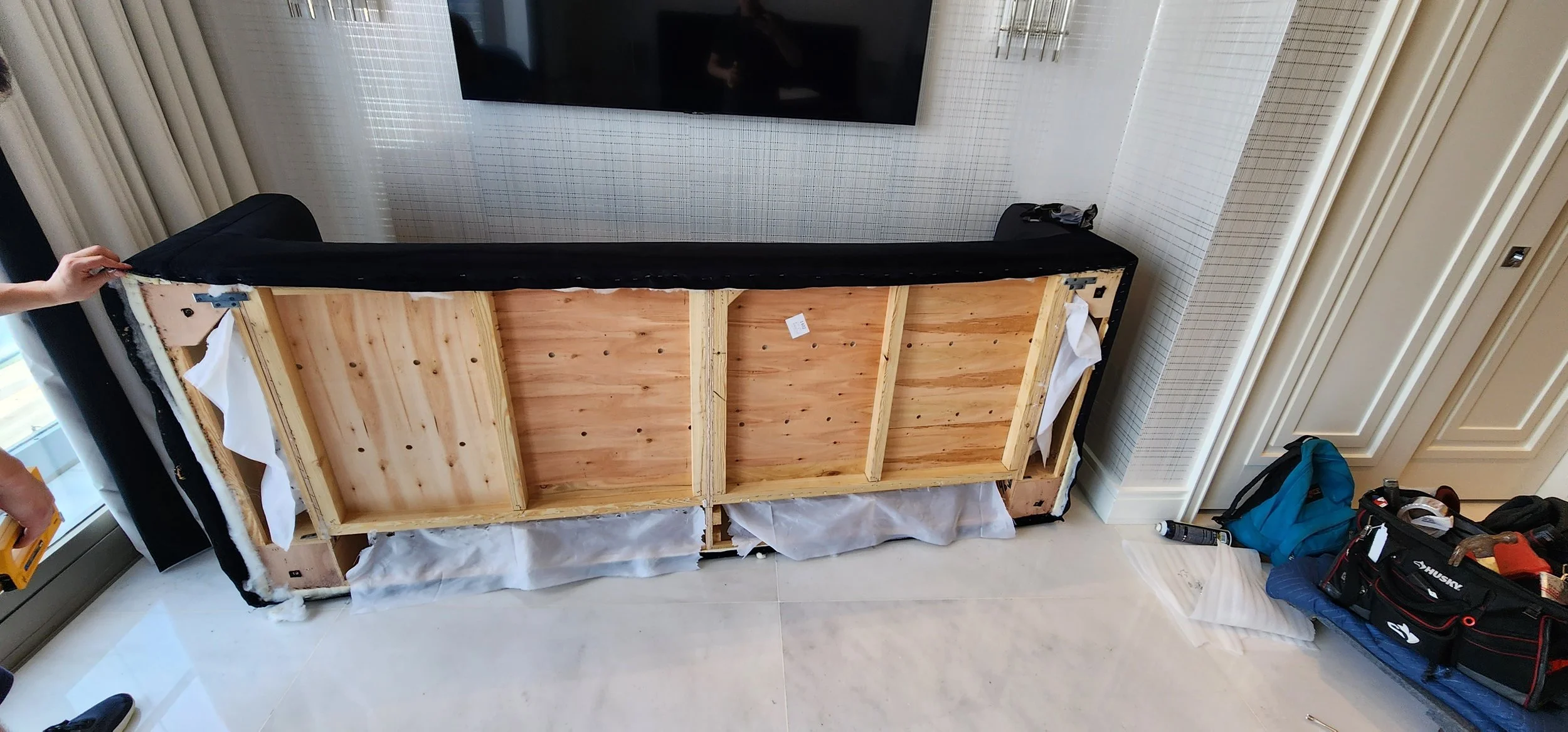 High-rise condo sofa delivery and reassembly service