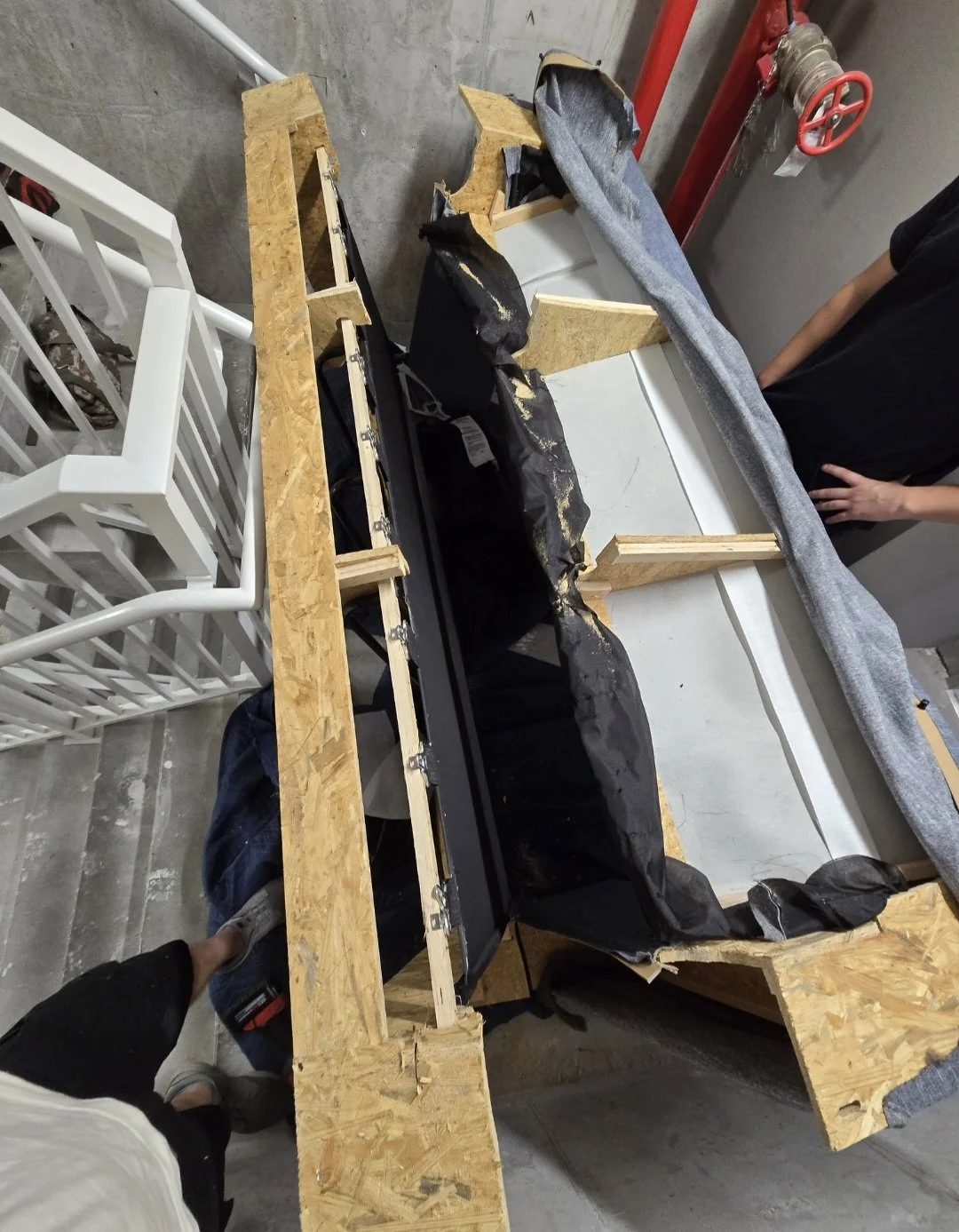 Custom sofa disassembly and moving service in Miami Beach