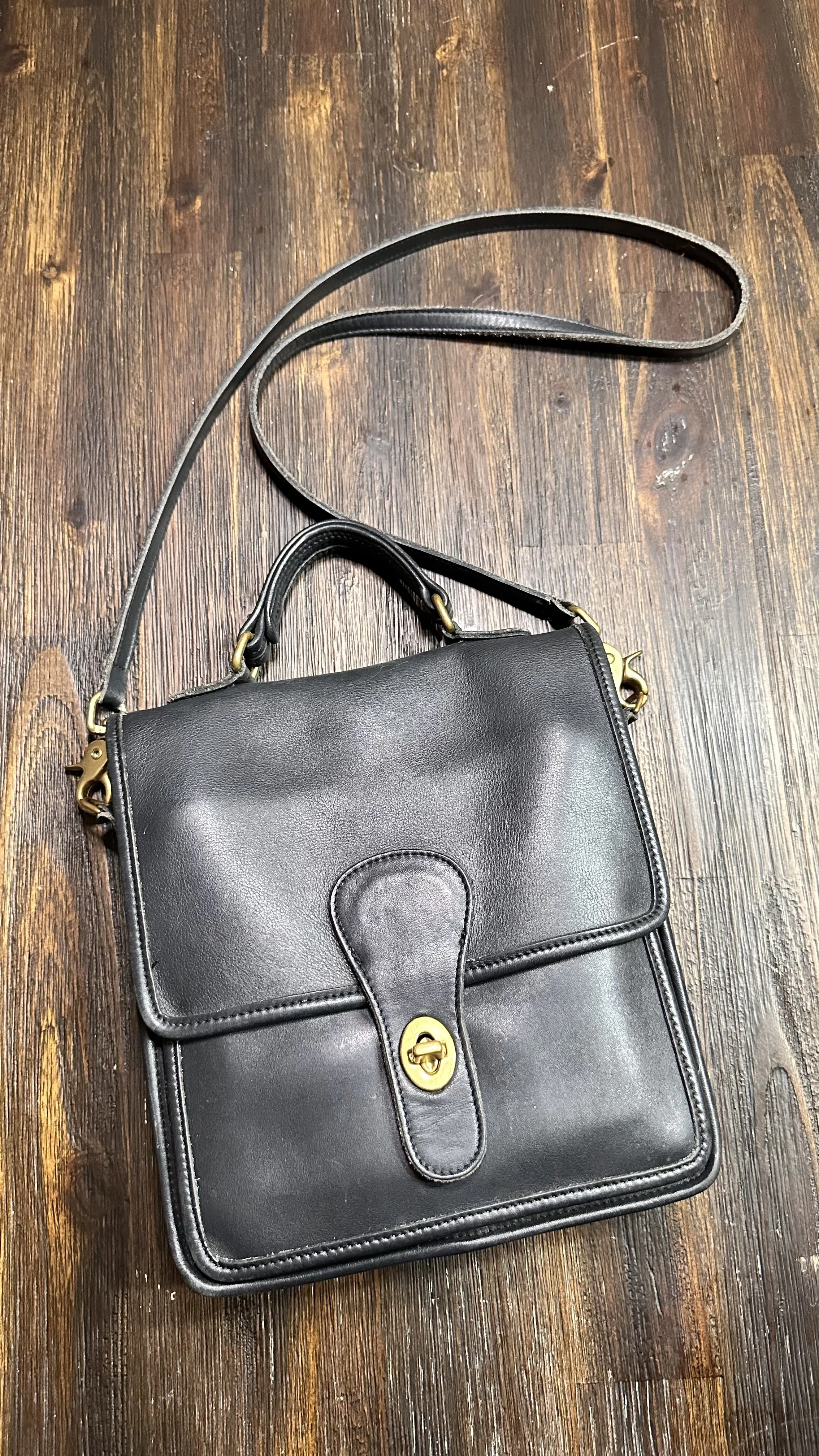 1990's Vintage Coach Station Crossbody Bag 5130 