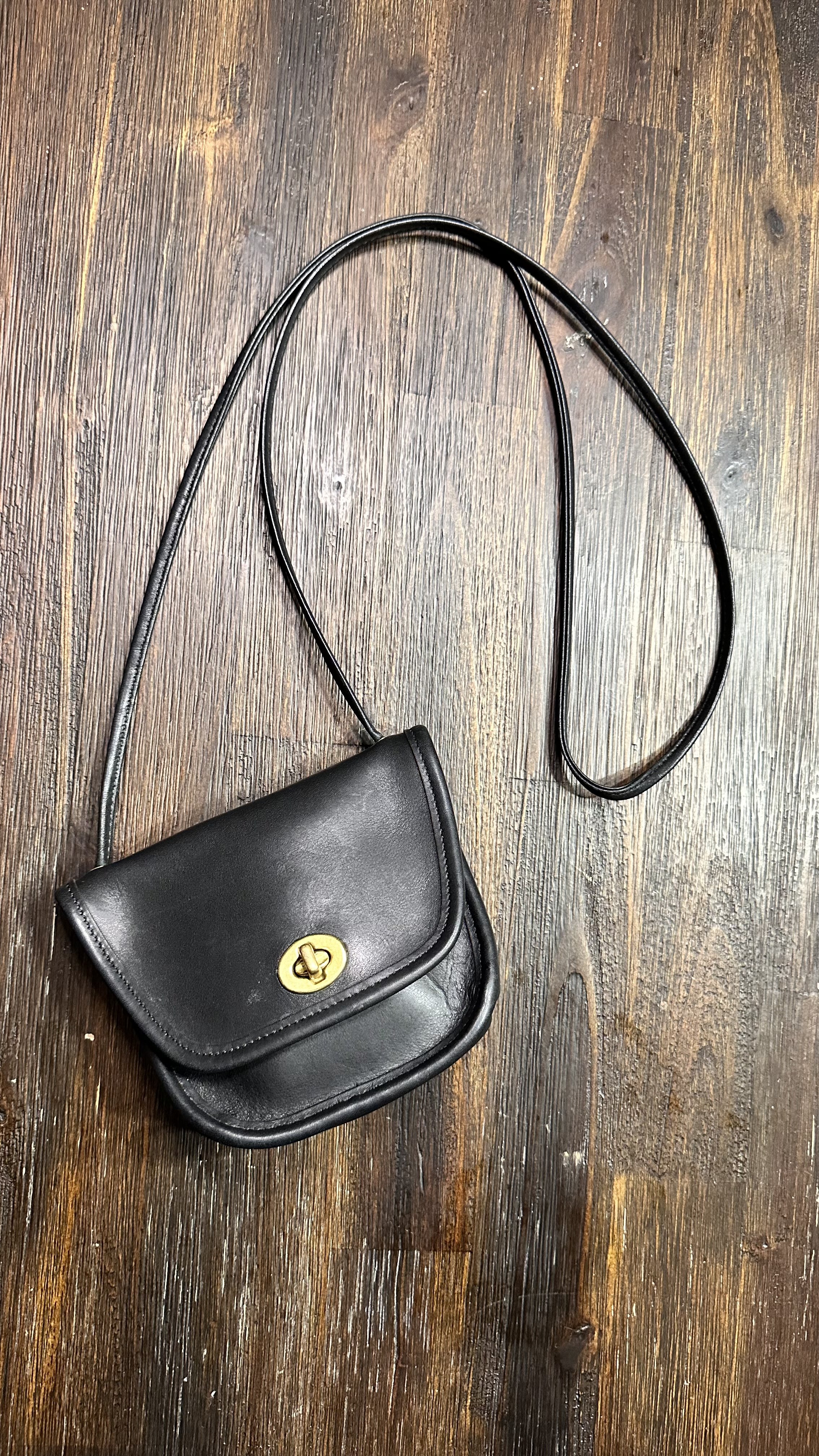 1990's Vintage Coach Everett Small Black Crossbody Purse Handbag 9934