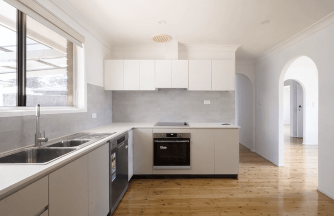 5 Chris Place, Dean Park.