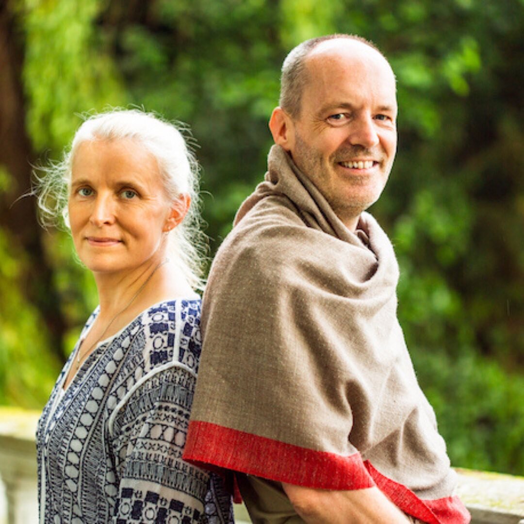 We&rsquo;re Julia &amp; Mark.
Our passion is helping you become the best version of yourself. De-stress, relax, be at ease and increase your sense of well-being, so you can enjoy the abundance and richness of life.