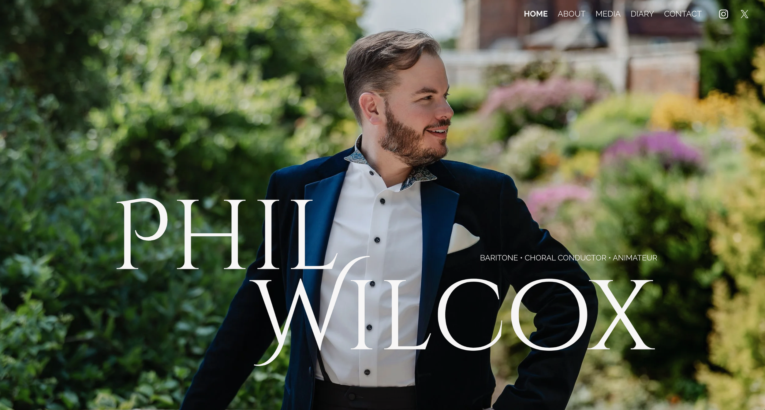 PHIL WILCOX 🇬🇧  SINGER 