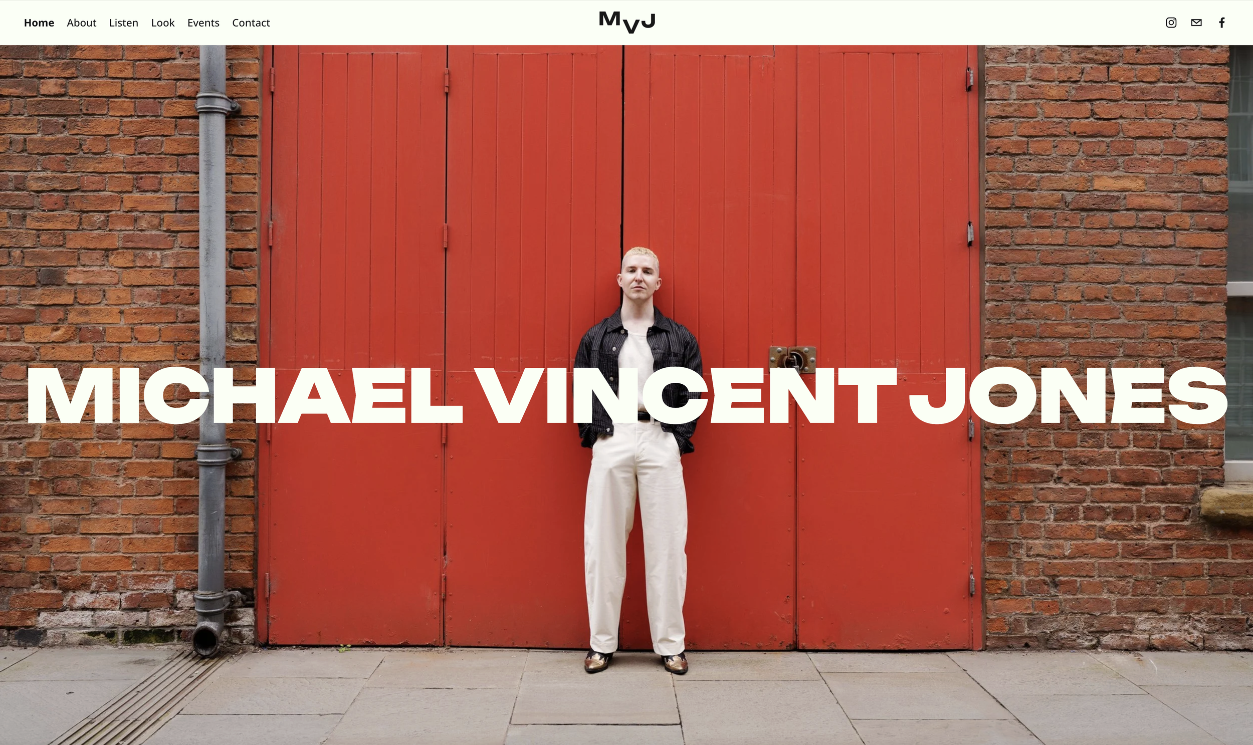 MICHAEL VINCENT JONES 🇬🇧  SINGER 