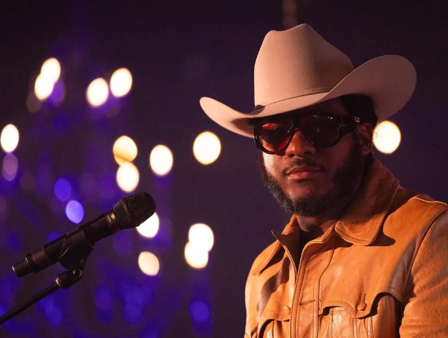 Leon Bridges is playing a charity show at The Bowie House in Fort Worth