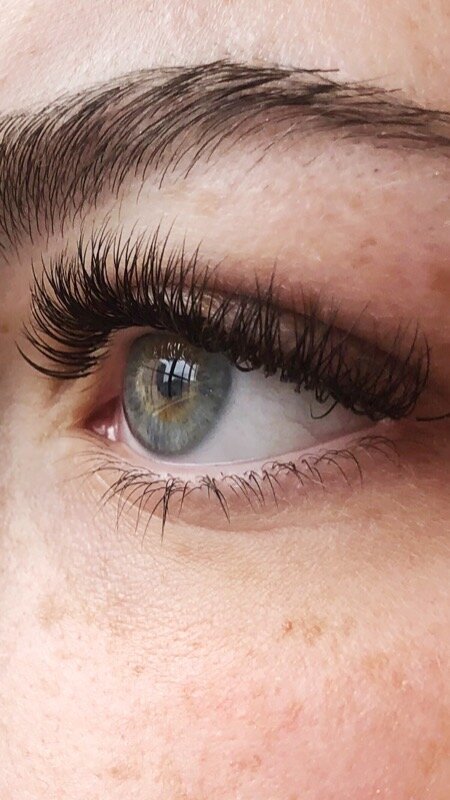 Hybrid-Lashes-Close-Up.JPG