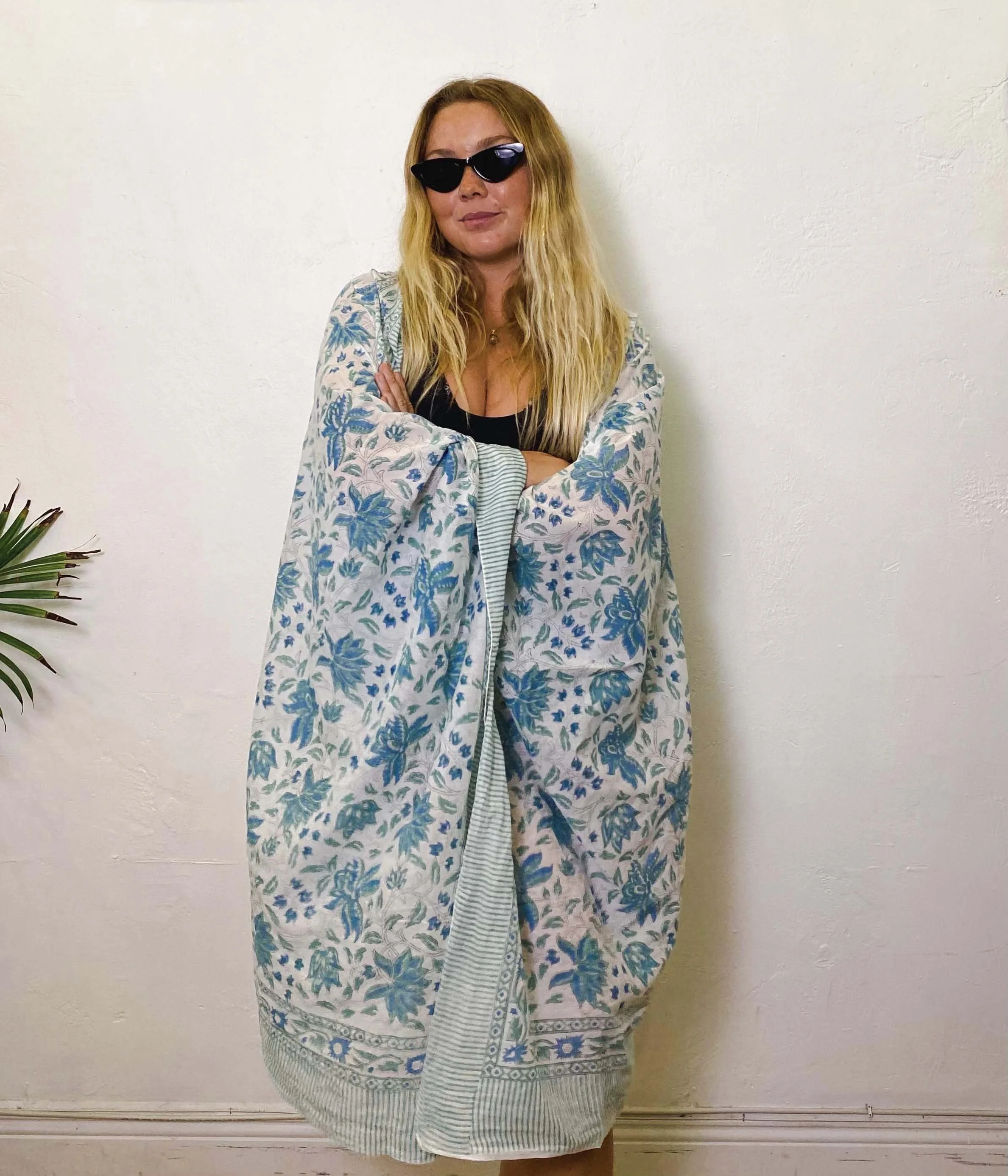 how to wear a sarong