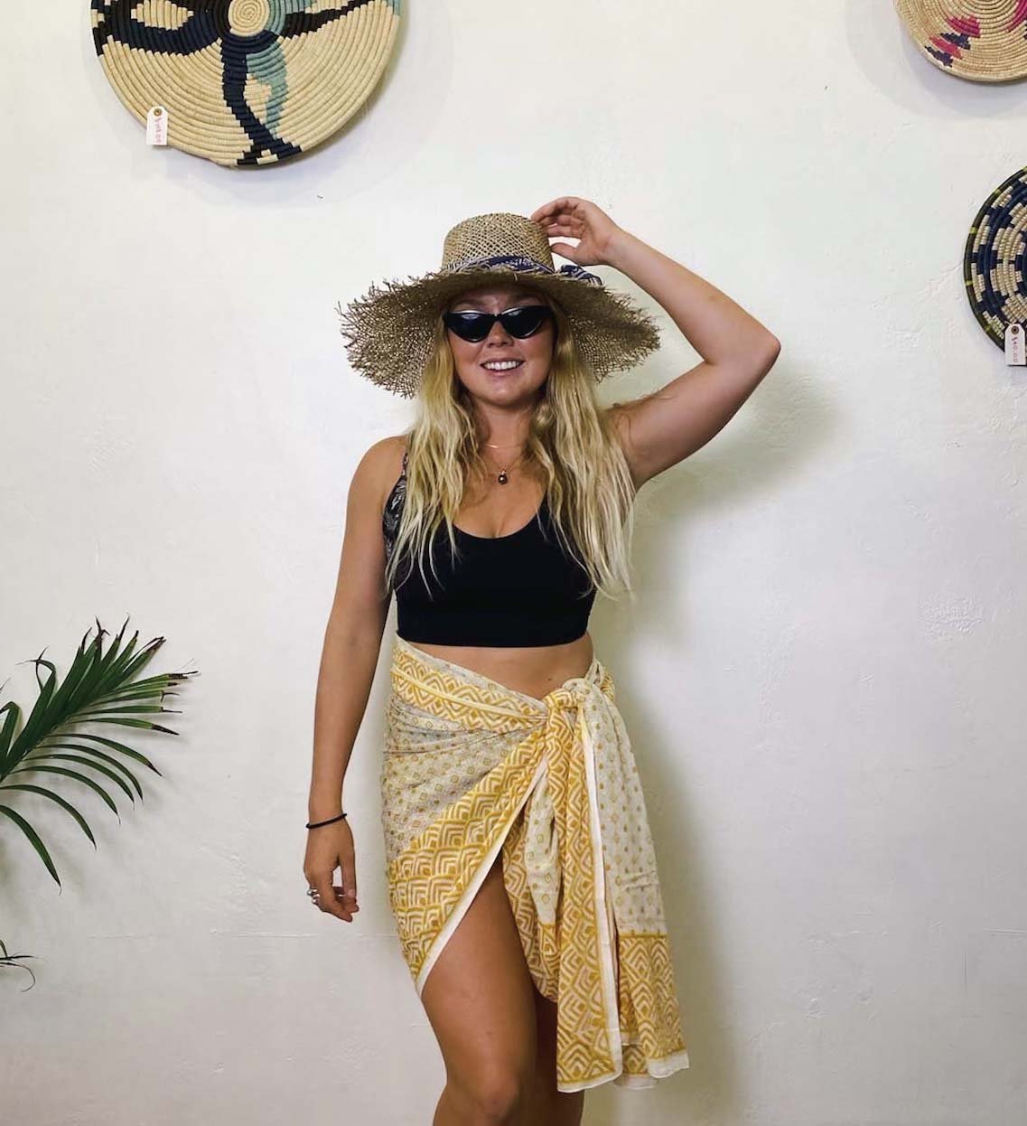 How to Tie a Sarong (The Best Outfits to Wear in Miami) — Meadow
