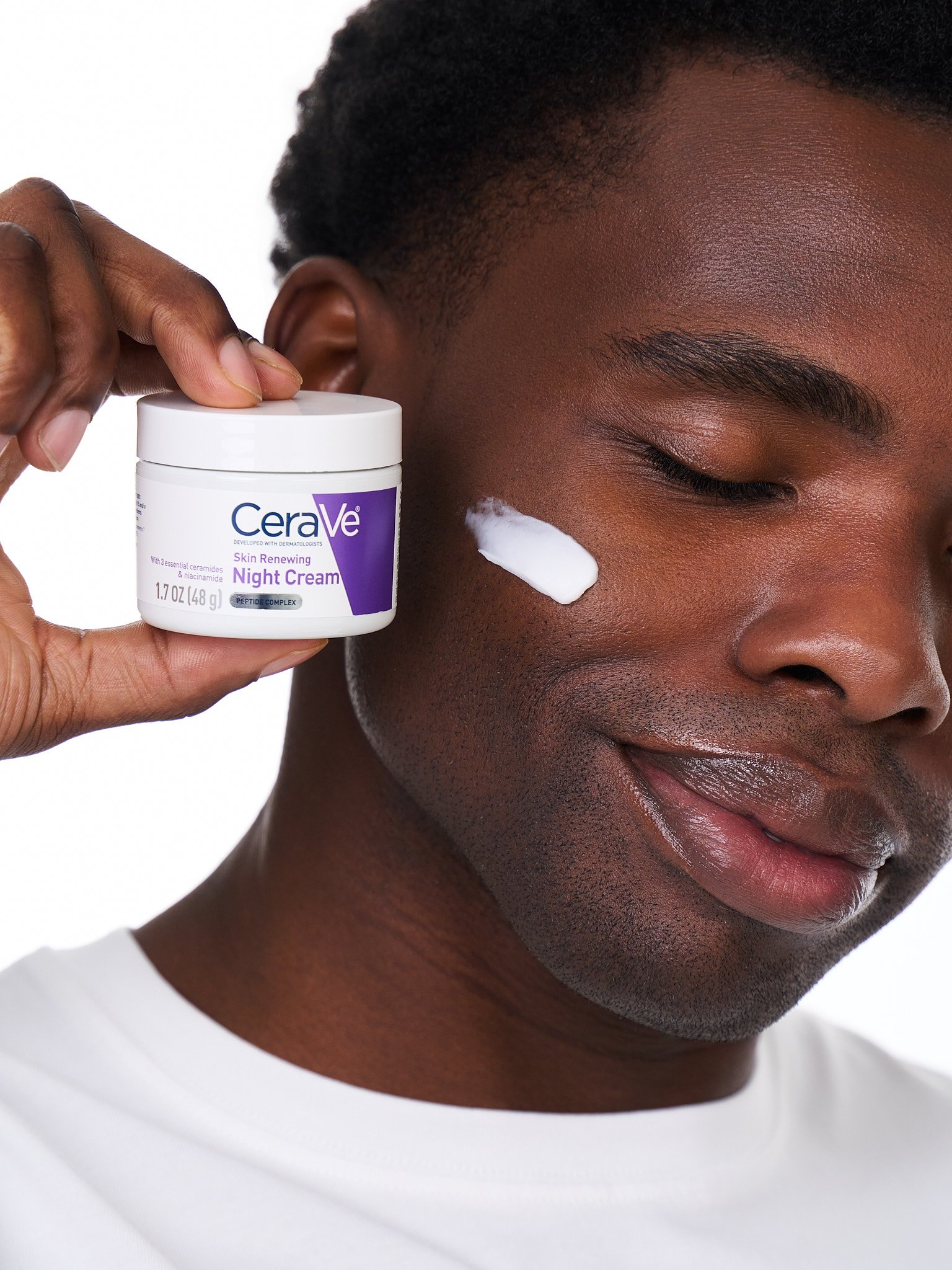 Day 2. SKIN REN NIGHT CREAM Model application on skin 3 John_1041_(2).jpg